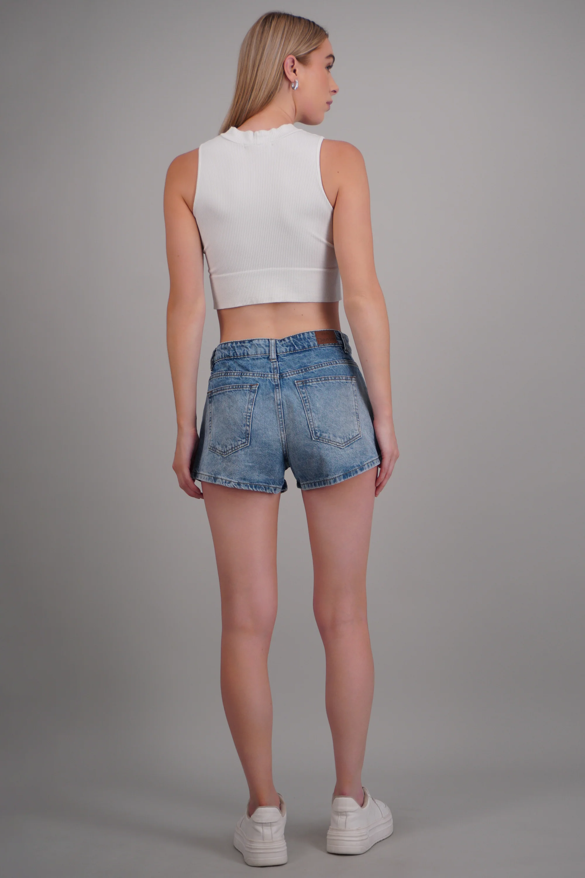 Mini shorts estrellas bordadas - Image 4