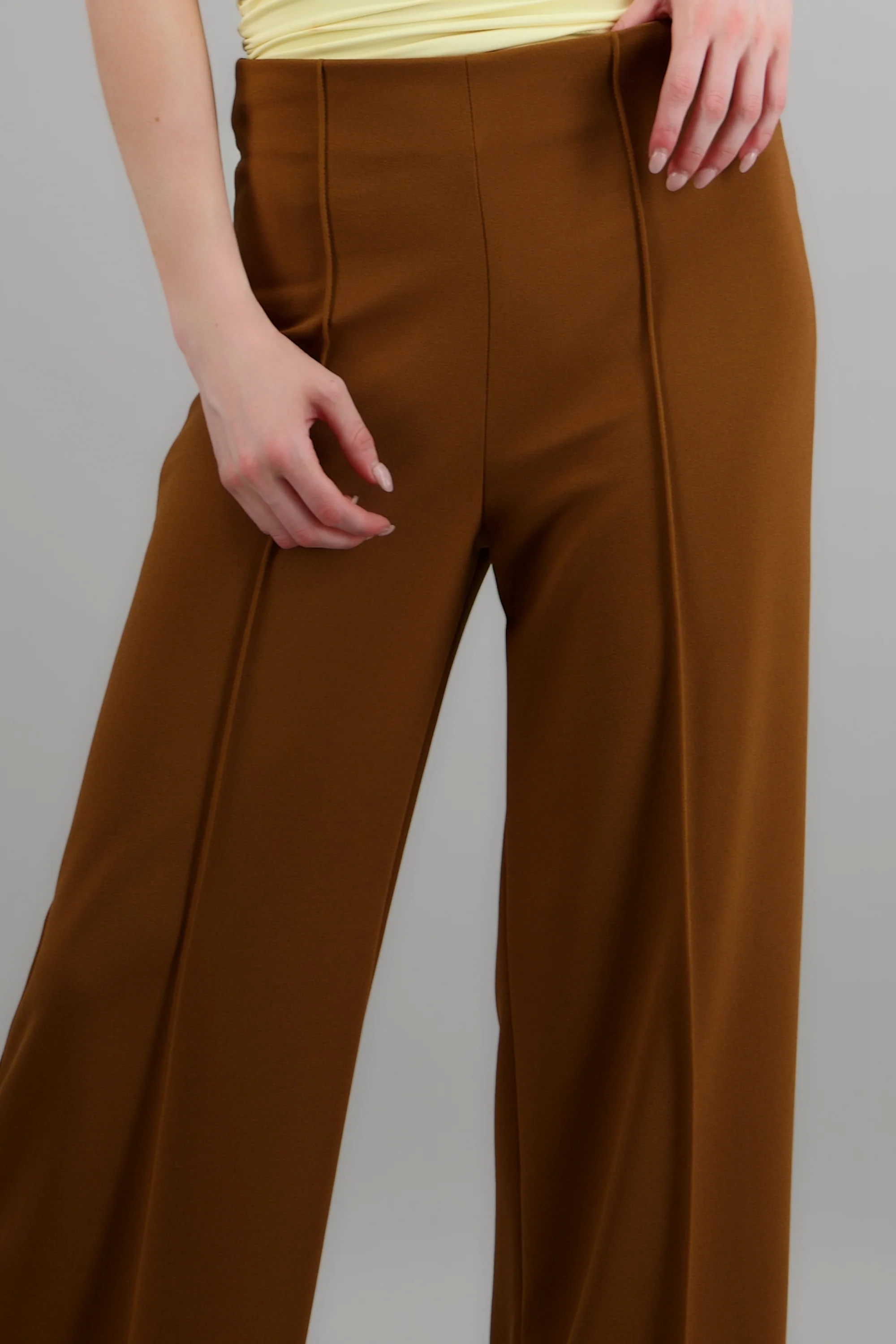 Pantalo amplio costura frontal - Image 5