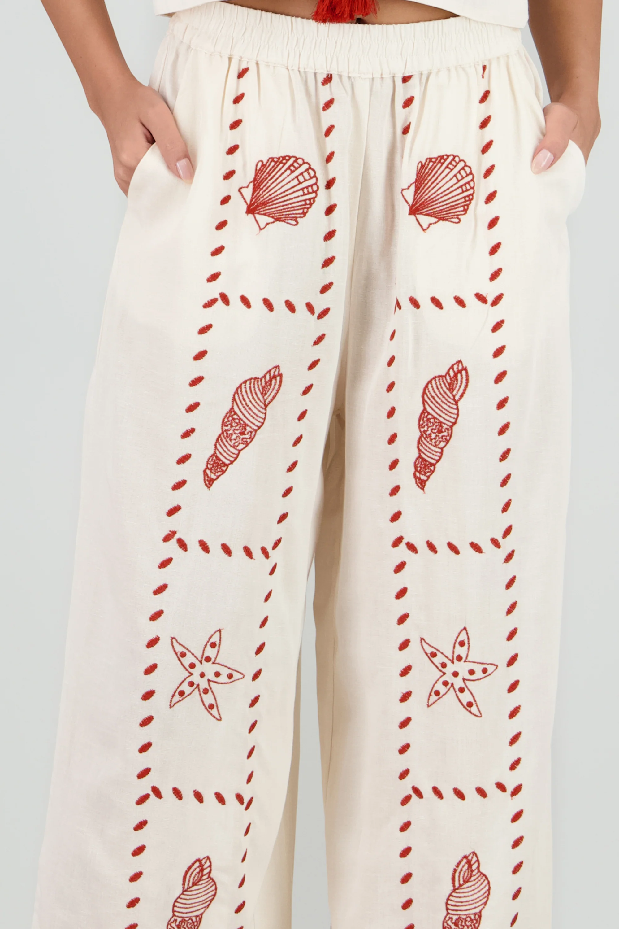 Pantalon amplio bordado conchas - Image 5