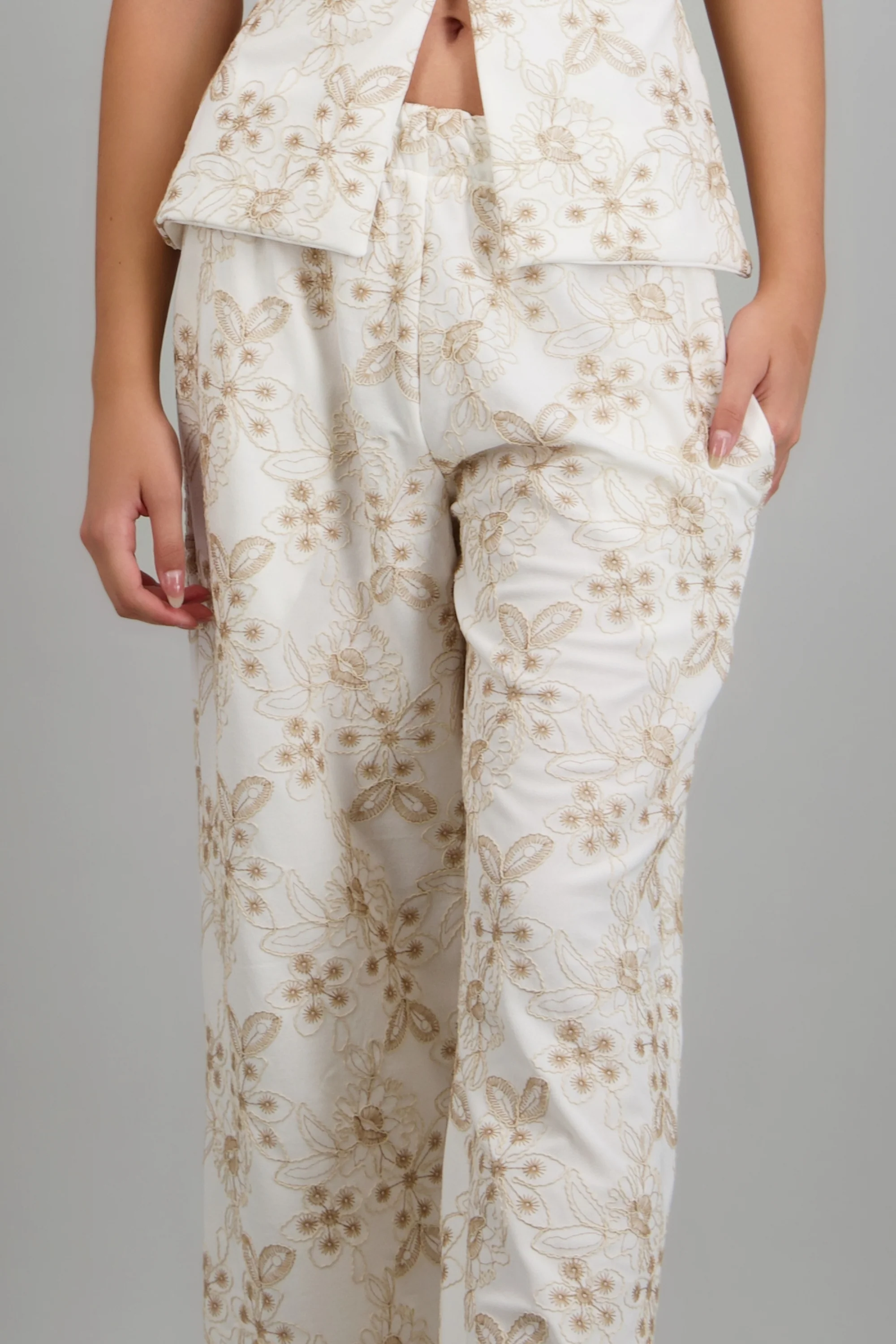 Pantalon amplio detalle bordado - Image 2