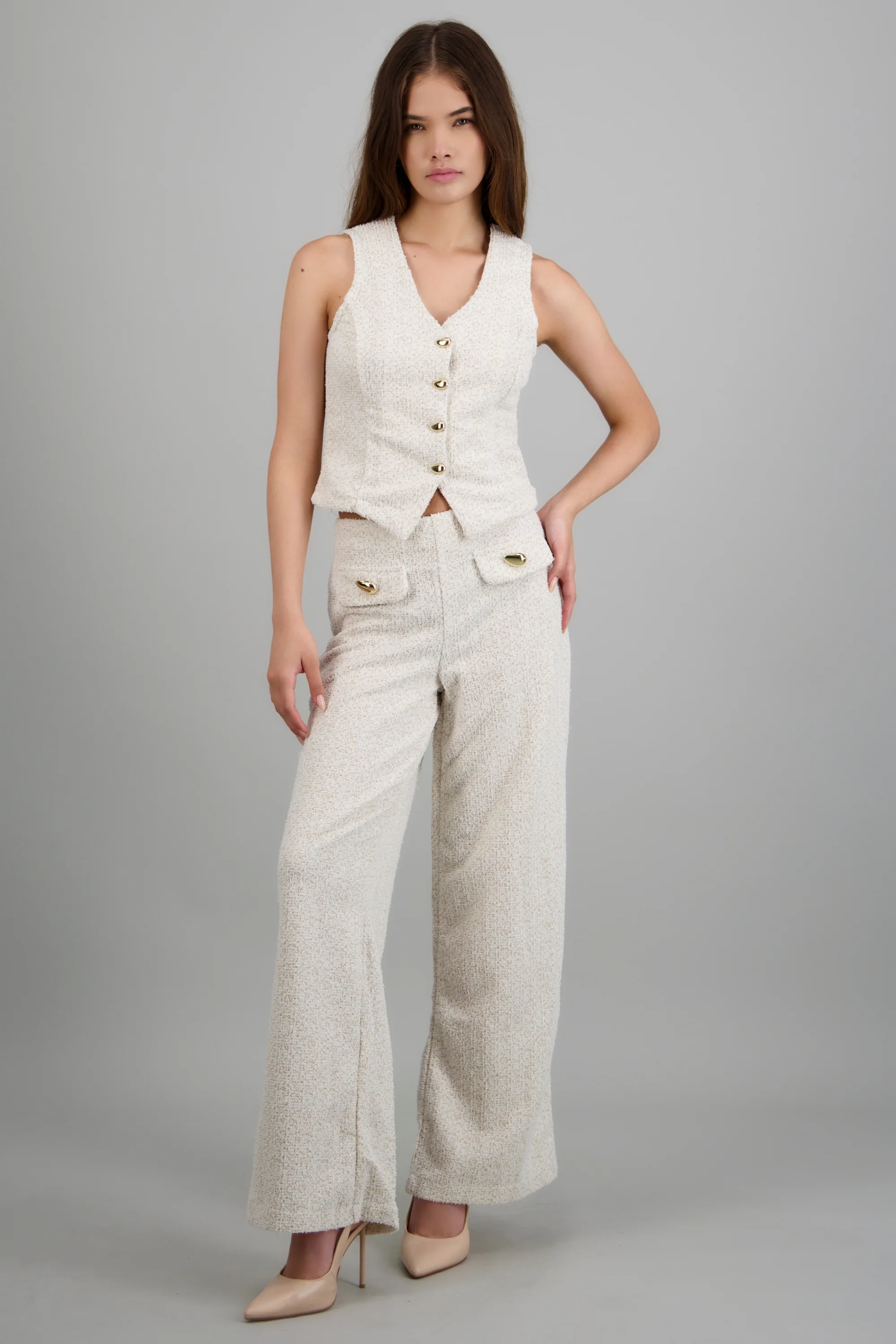 Pantalon amplio detalle botones