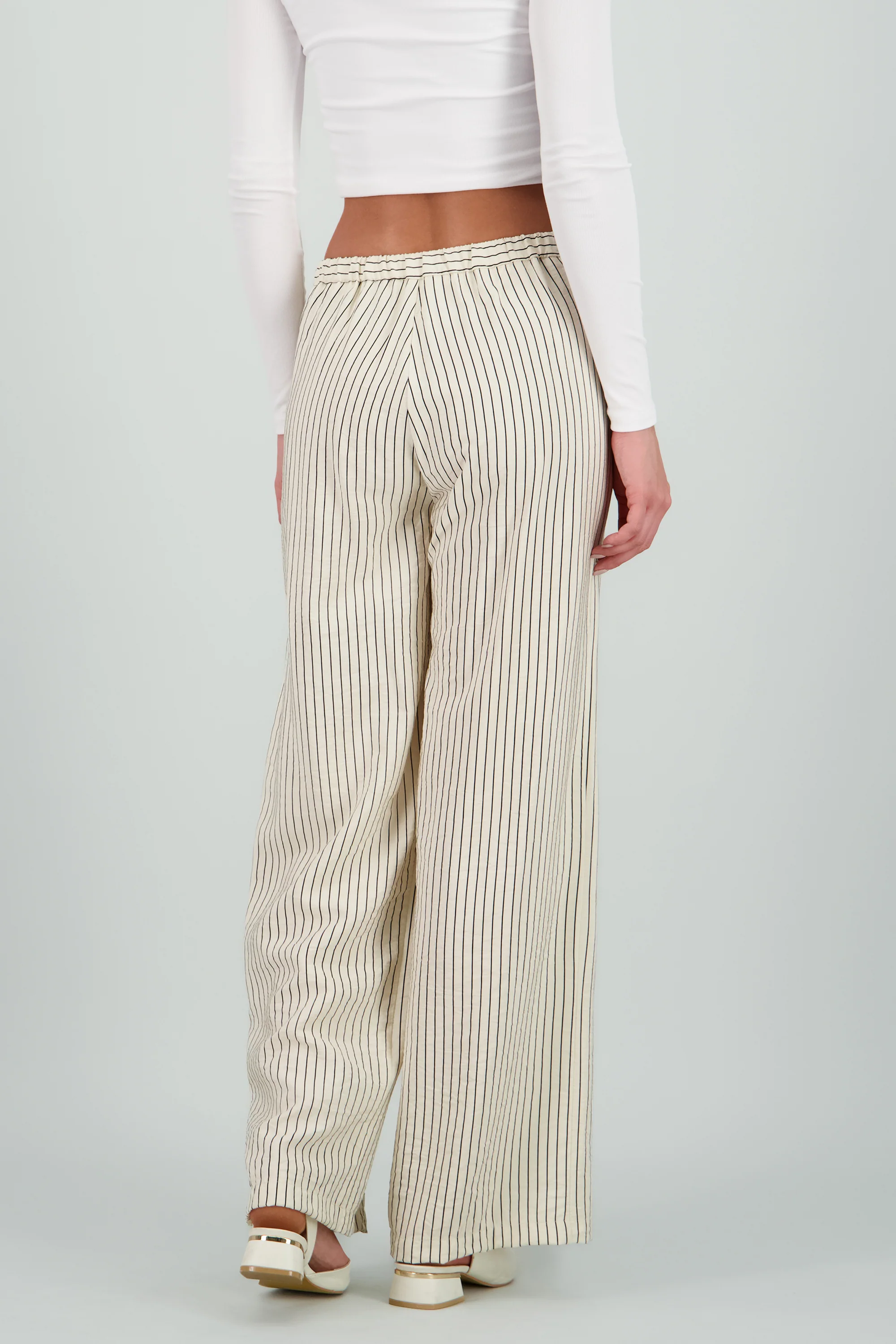 Pantalon amplio detalle pinzas rayas - Image 4