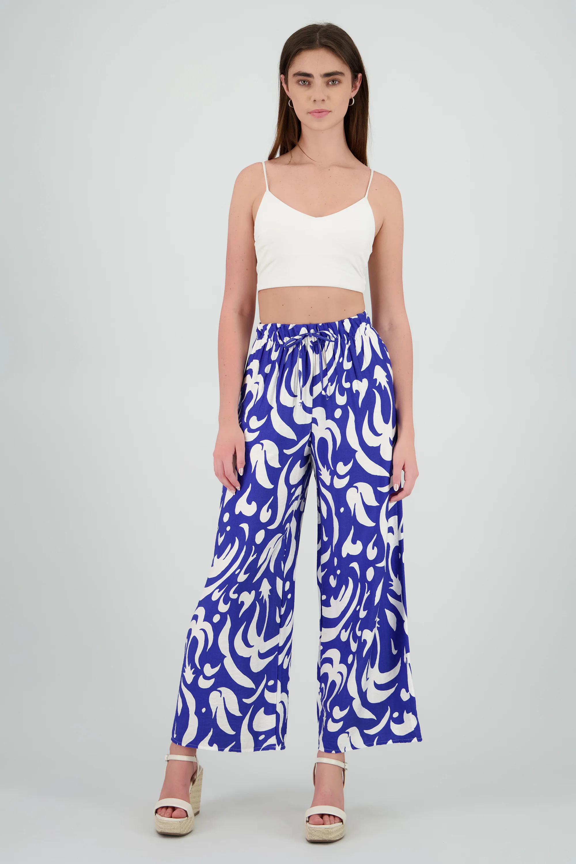 Pantalon amplio detalle resorte jareta