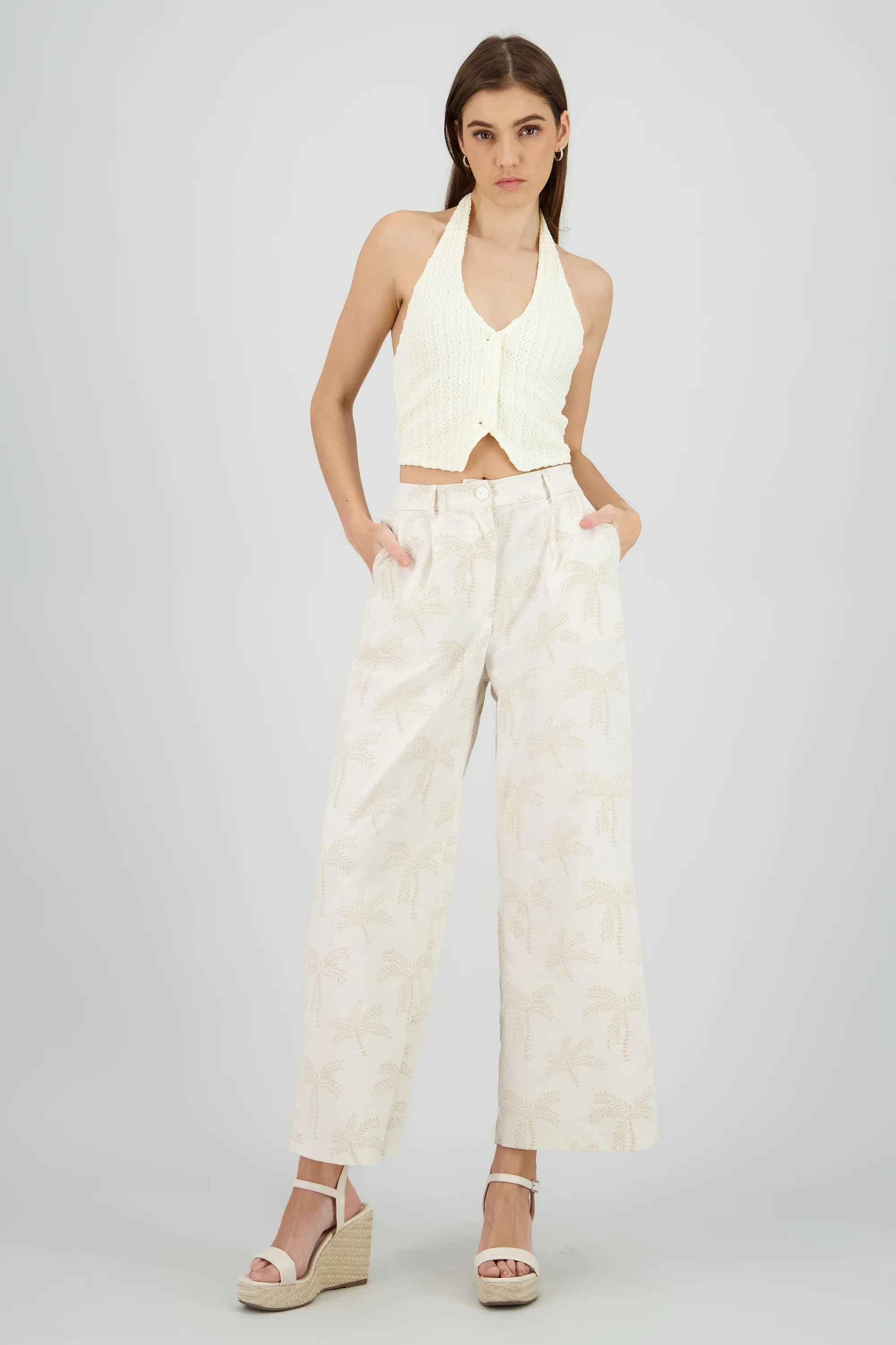 Pantalon amplio detalle textura