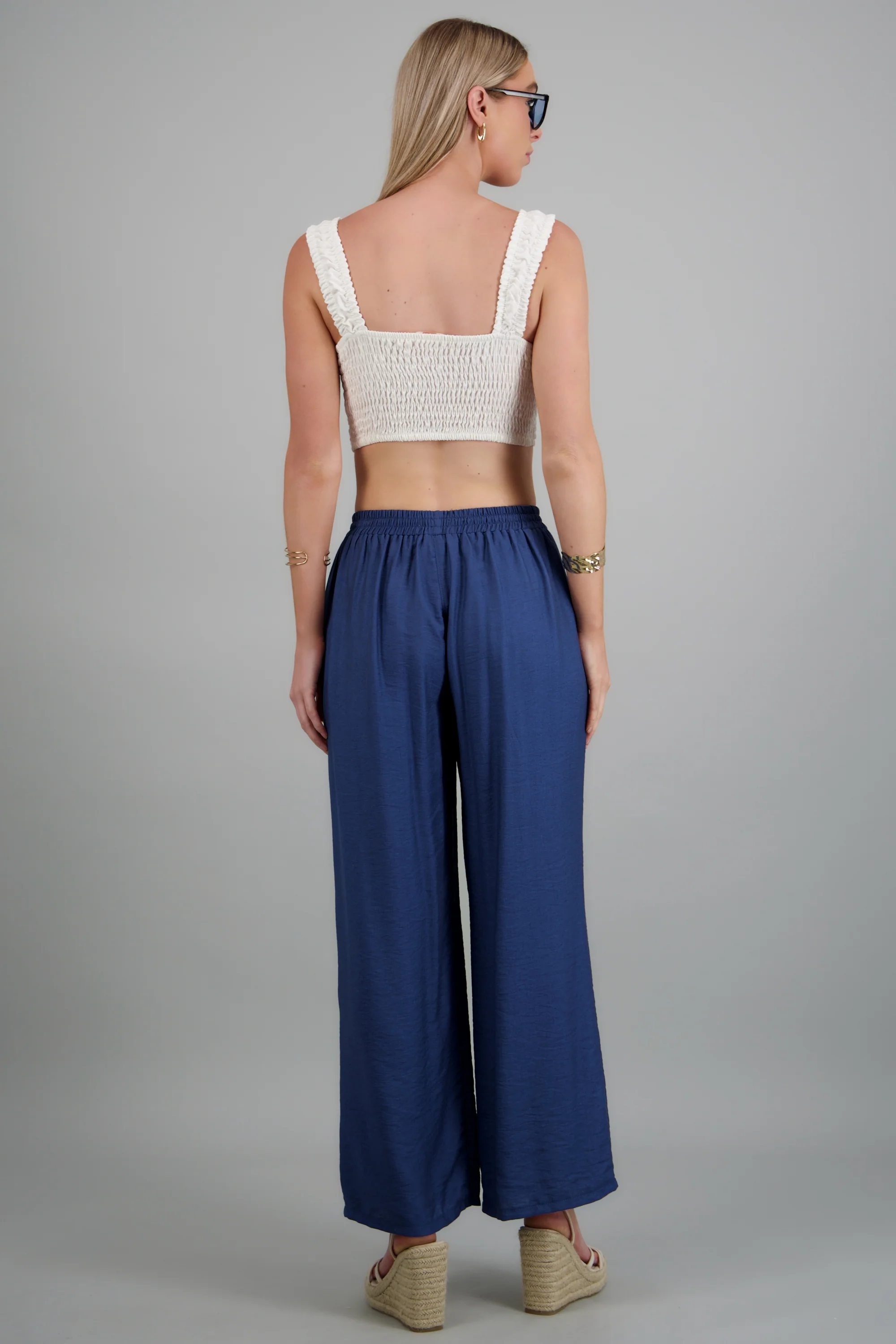 Pantalon amplio liso con resorte - Image 4