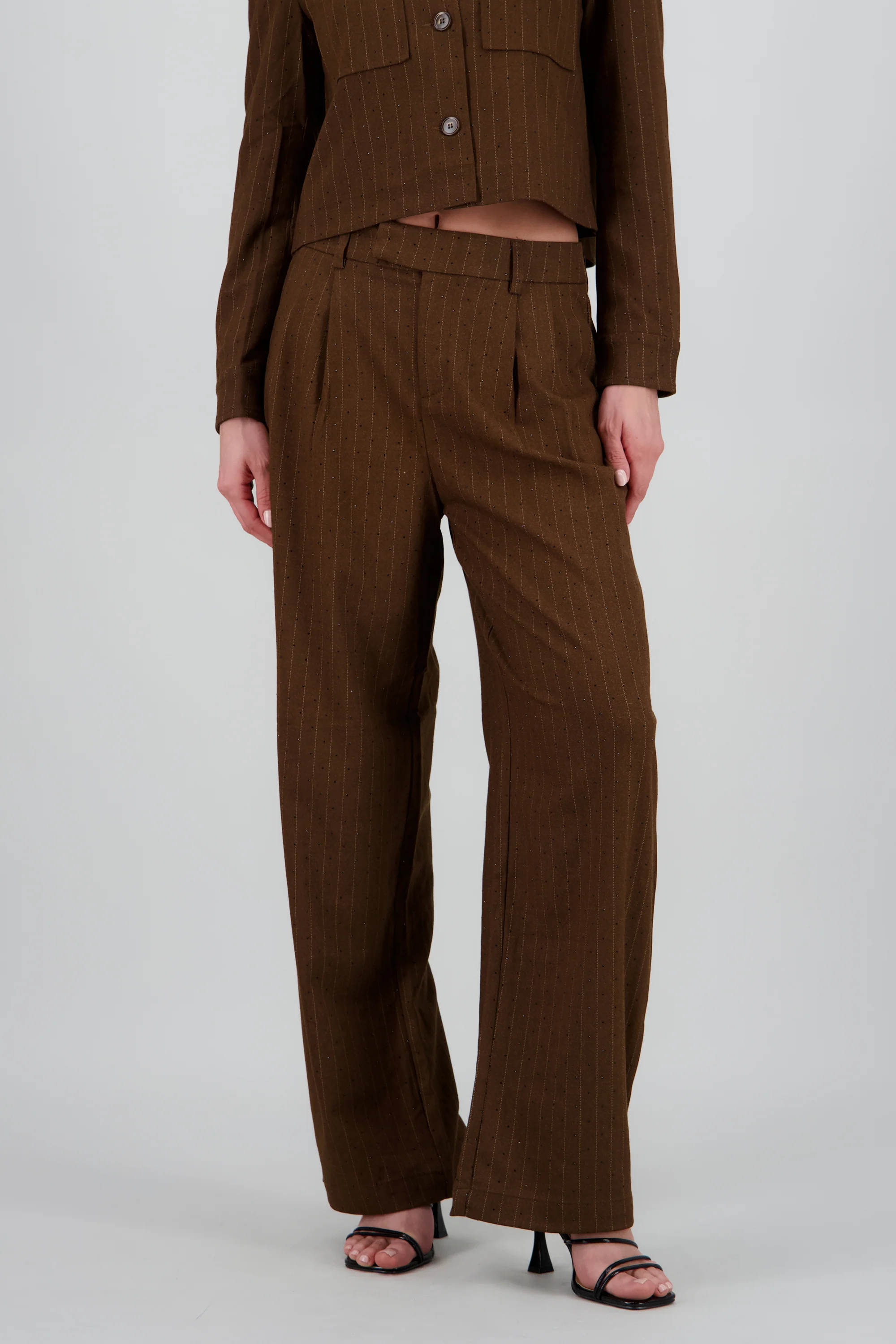 Pantalon amplio liso detalle tela - Image 2