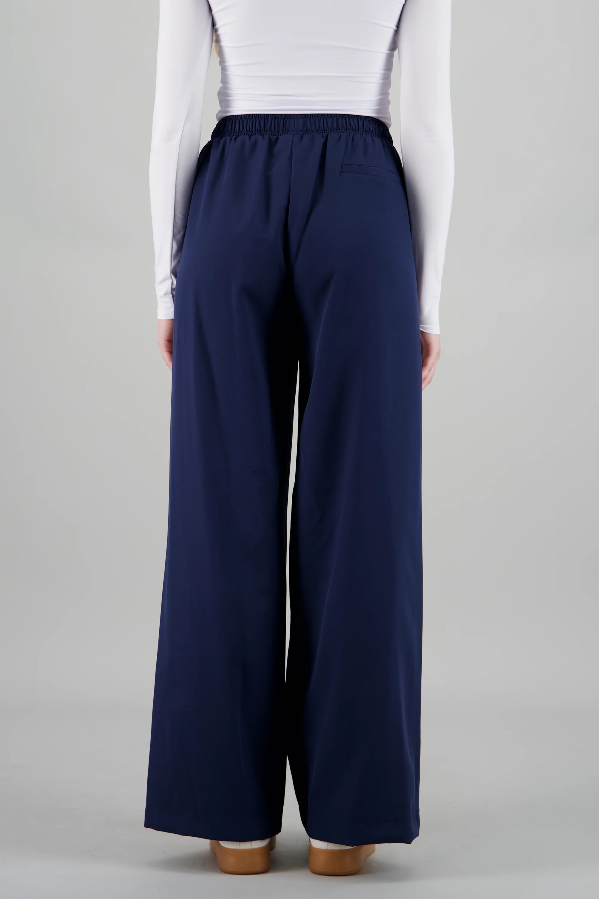 Pantalon amplio resorte detalle lineas - Image 4