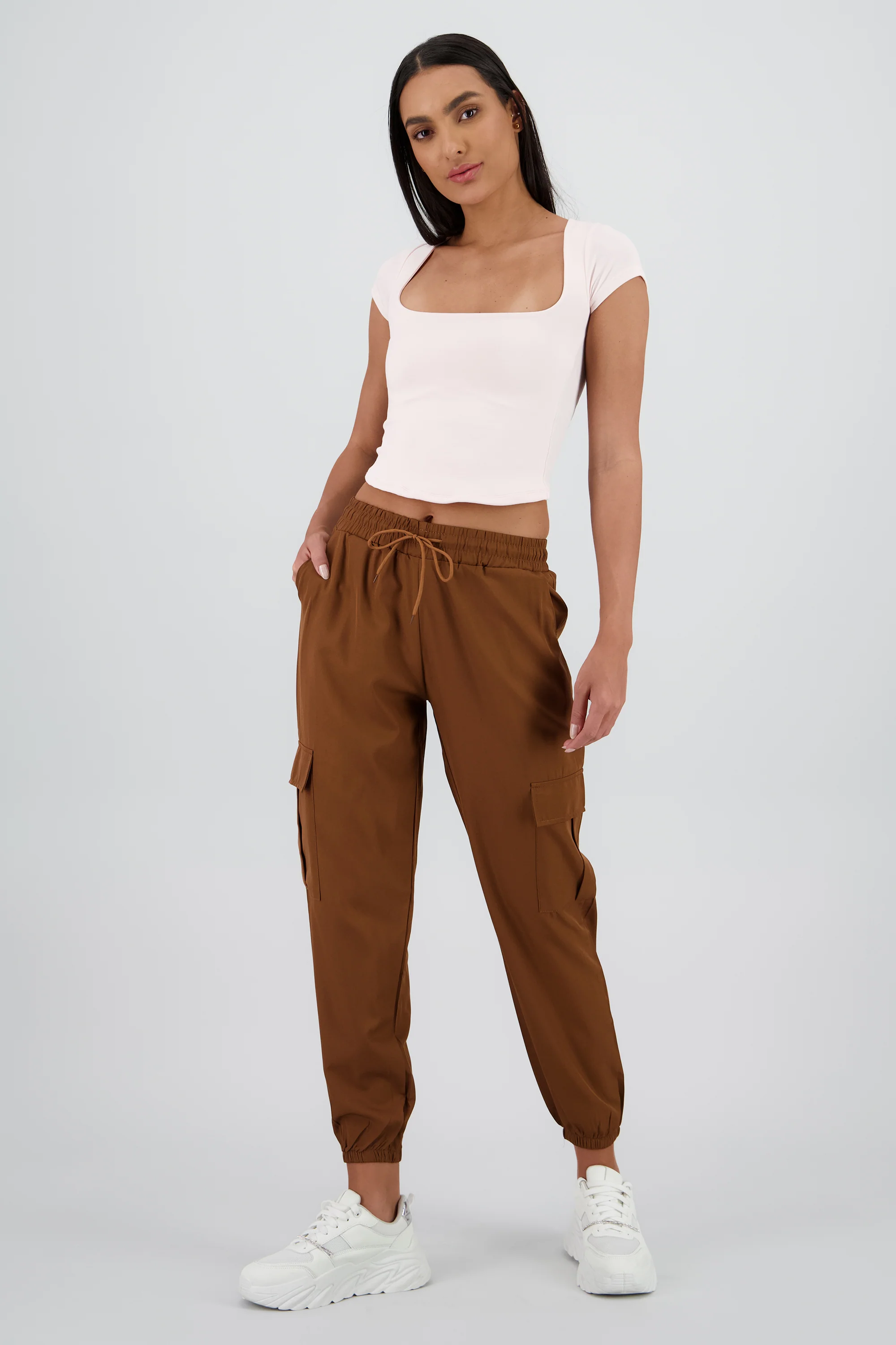 Pantalón Cargo Monocolor Bolsas