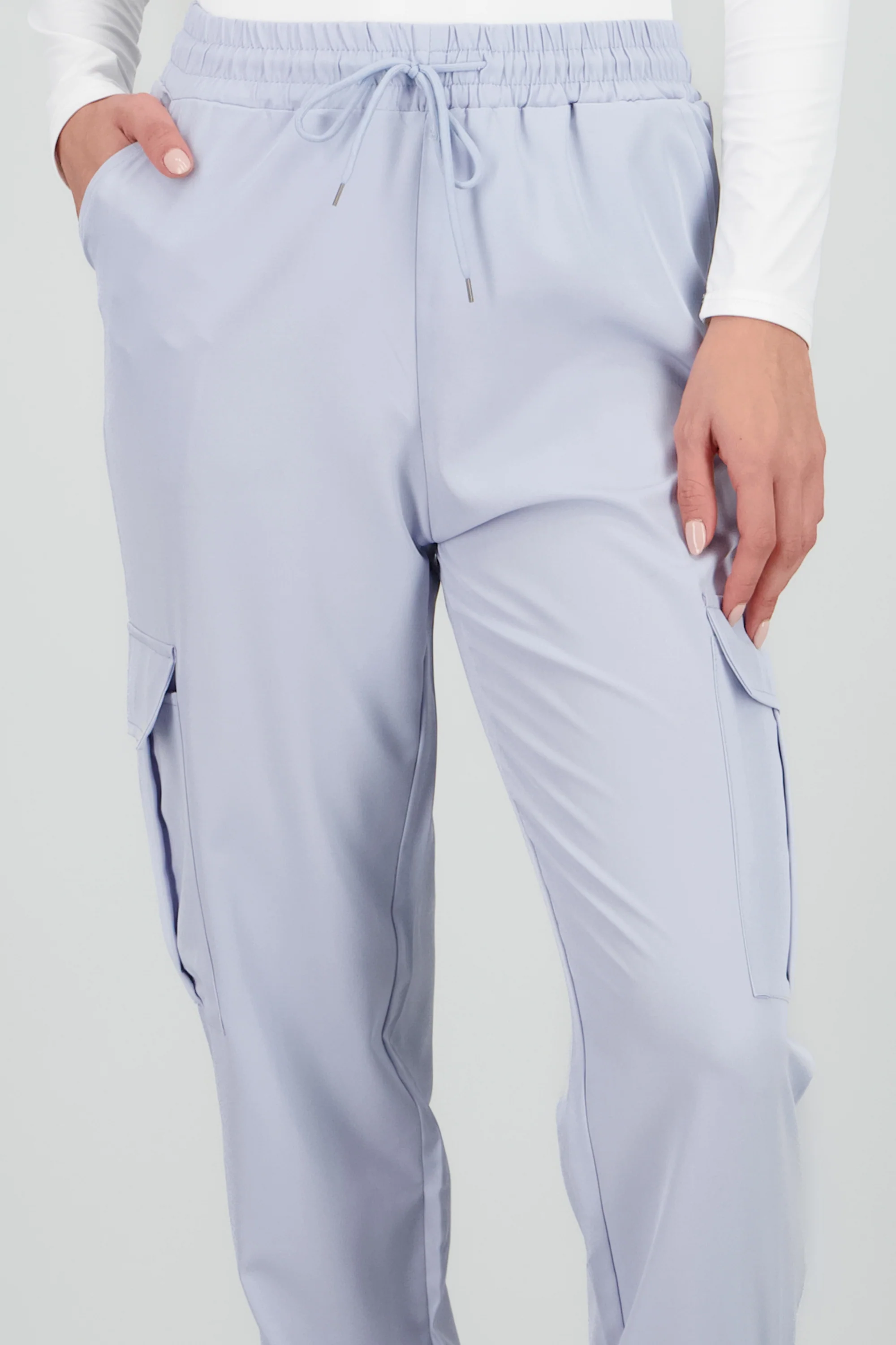Pantalón Cargo Monocolor Bolsas - Image 5