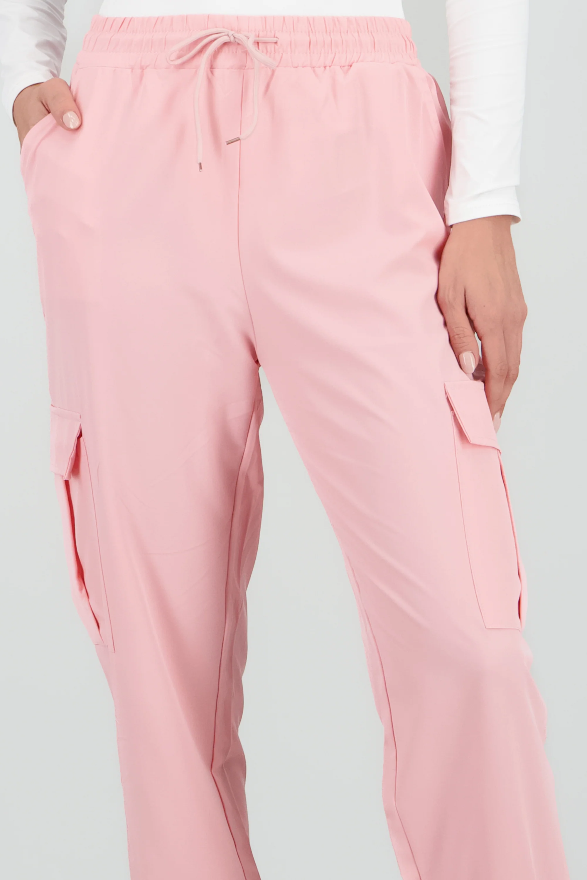 Pantalón Cargo Monocolor Bolsas - Image 5