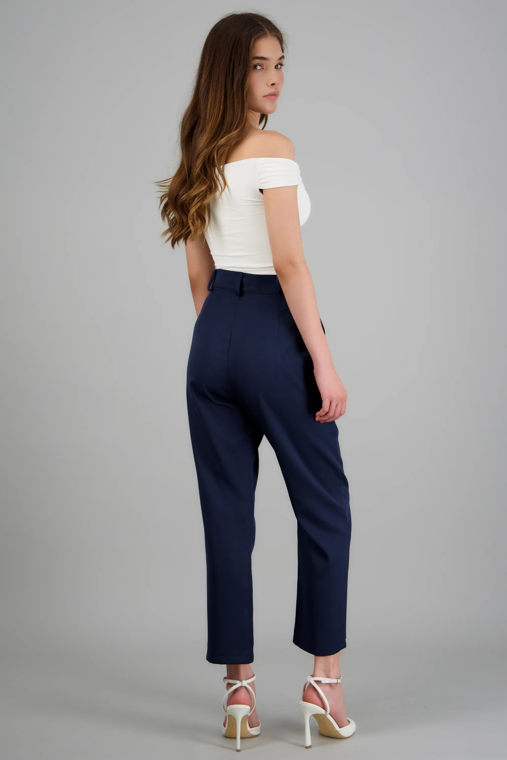 Pantalón con bolsas - Image 5