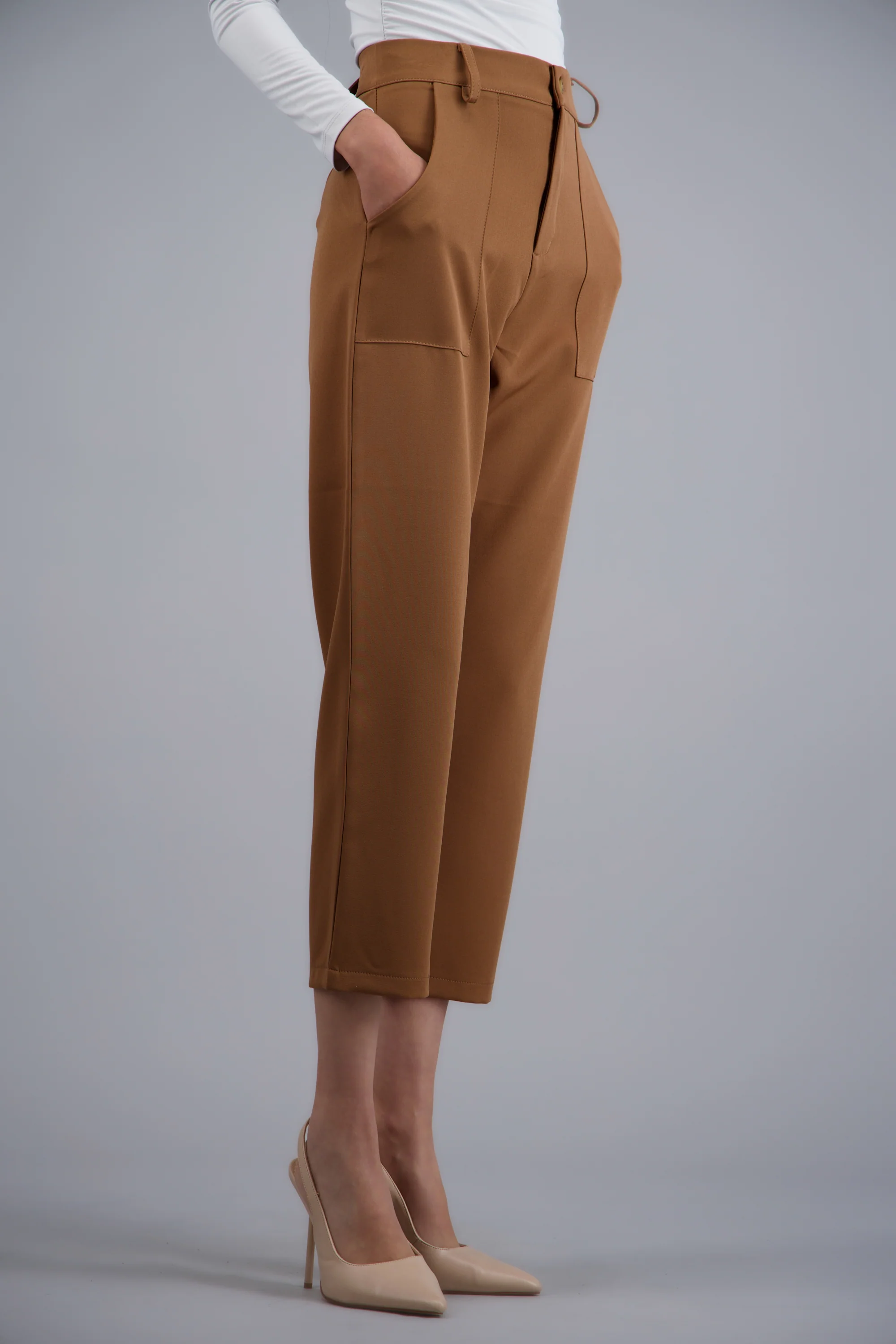 Pantalón con bolsas - Image 3