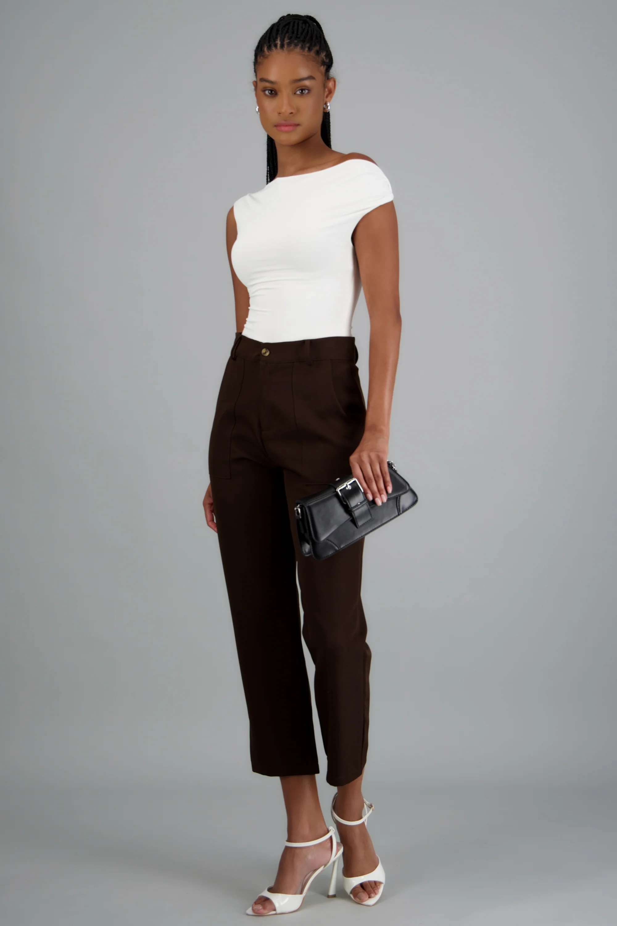 Pantalón con bolsas - Image 3