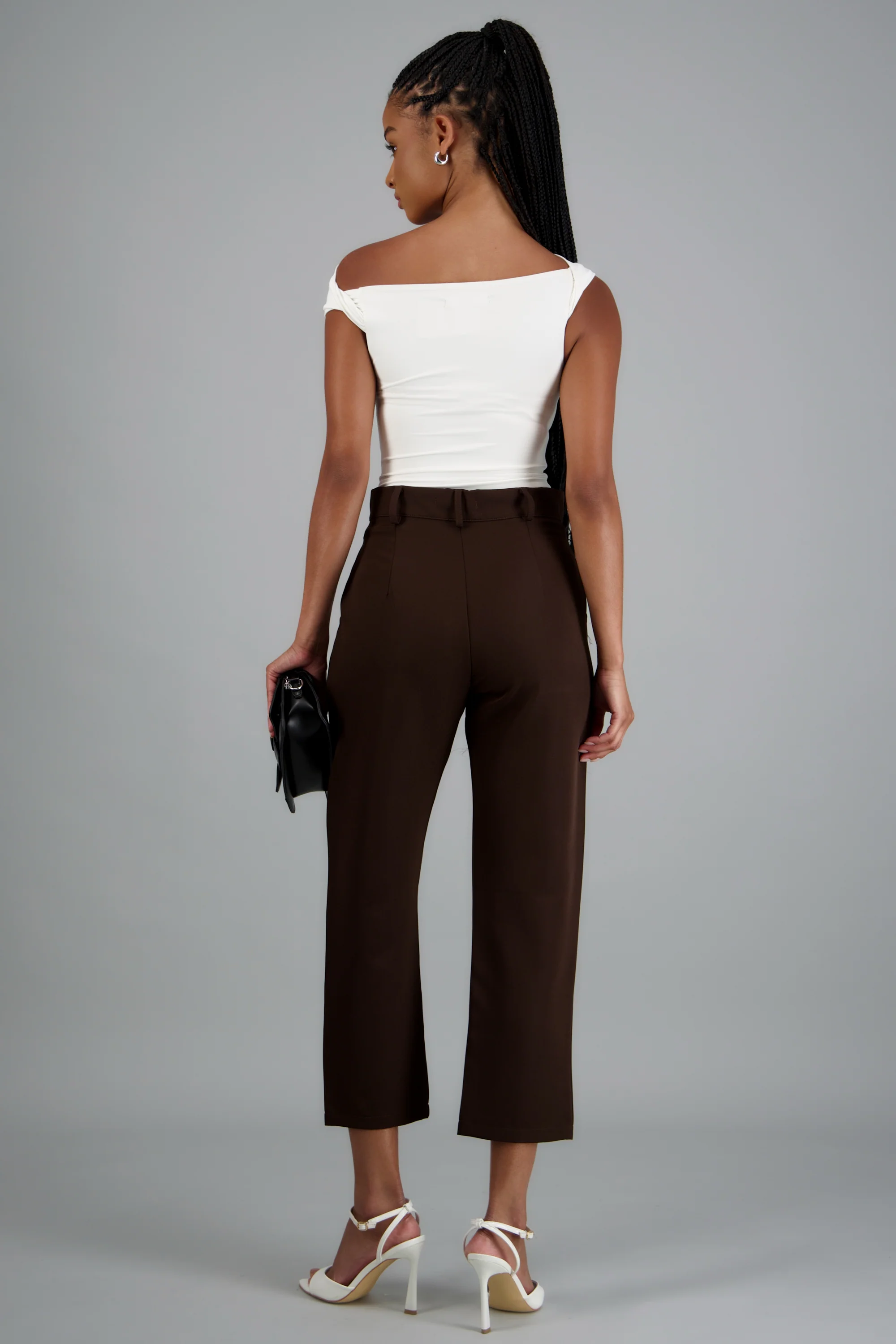 Pantalón con bolsas - Image 4