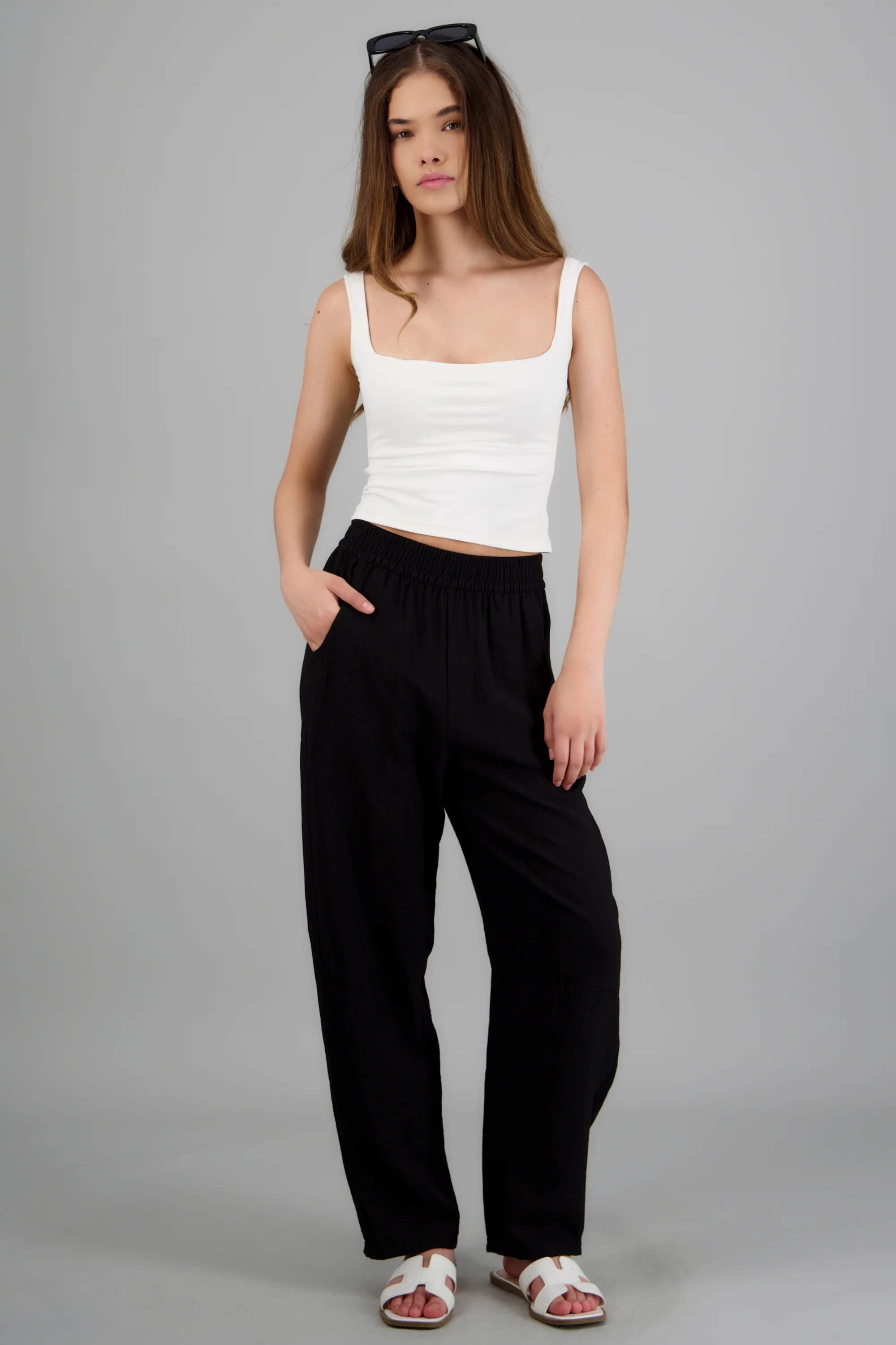 Pantalón con bolsas y resorte liso - Image 2