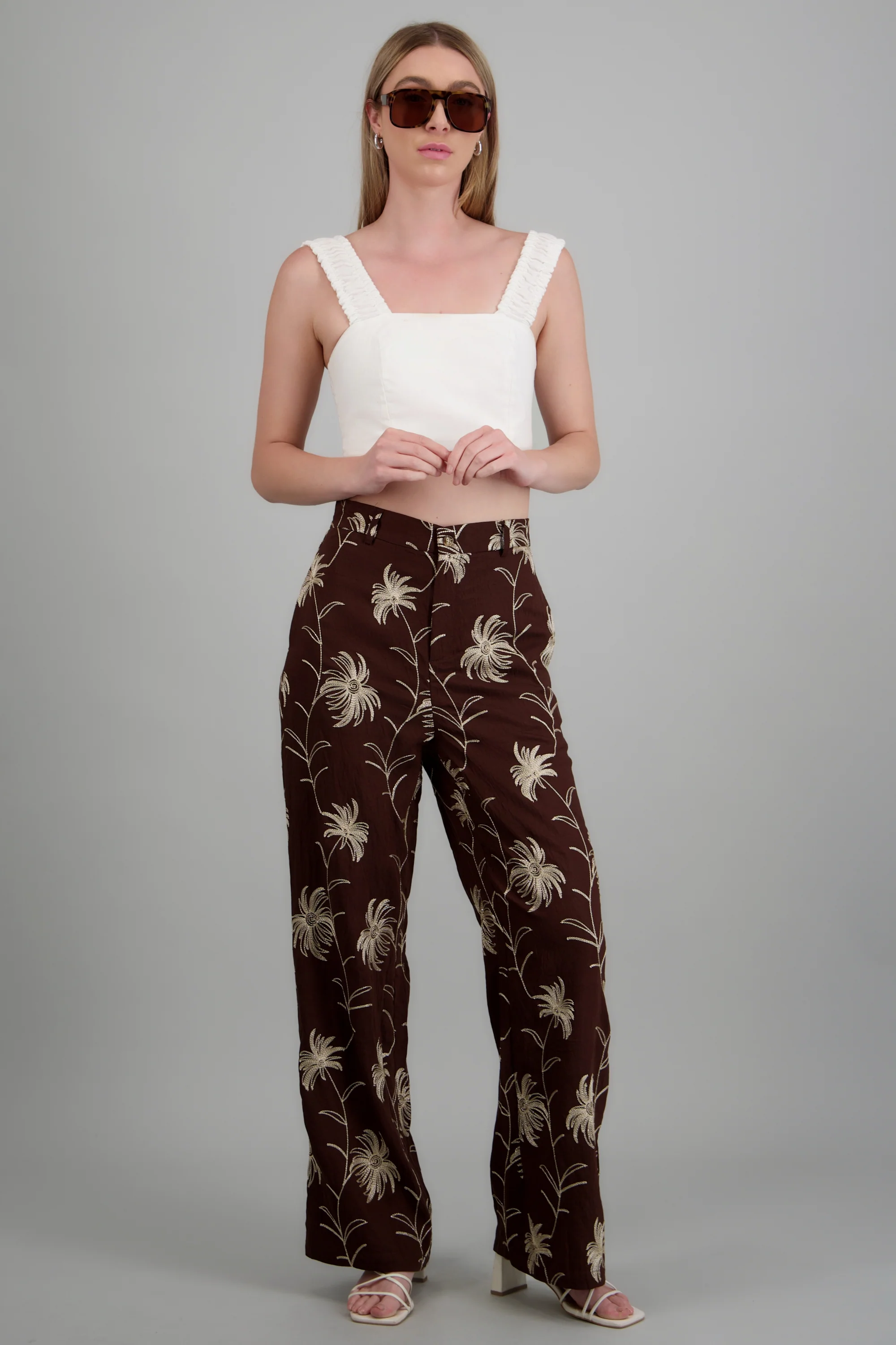 Pantalón detalle borado flores - Image 2