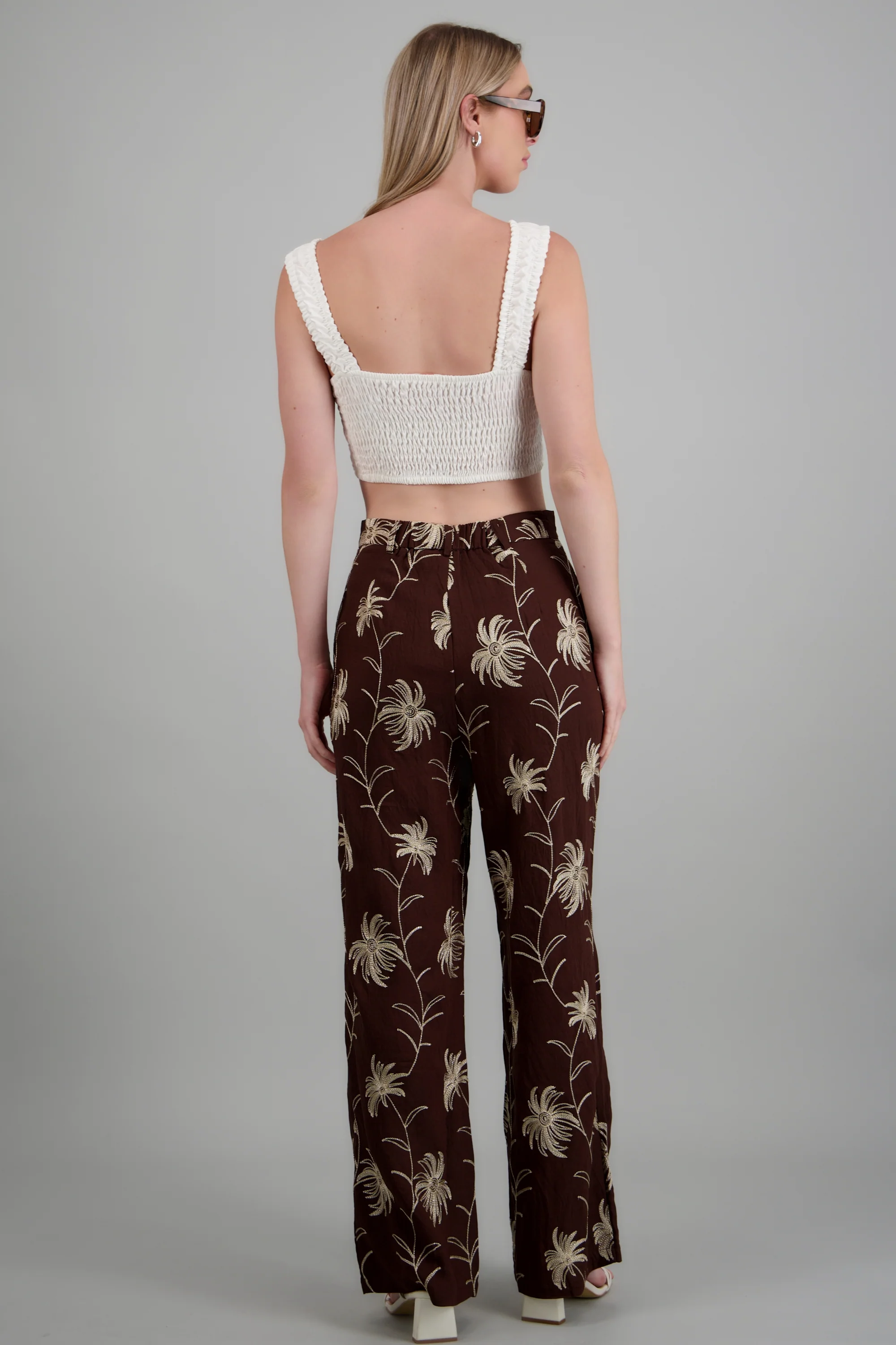 Pantalón detalle borado flores - Image 4
