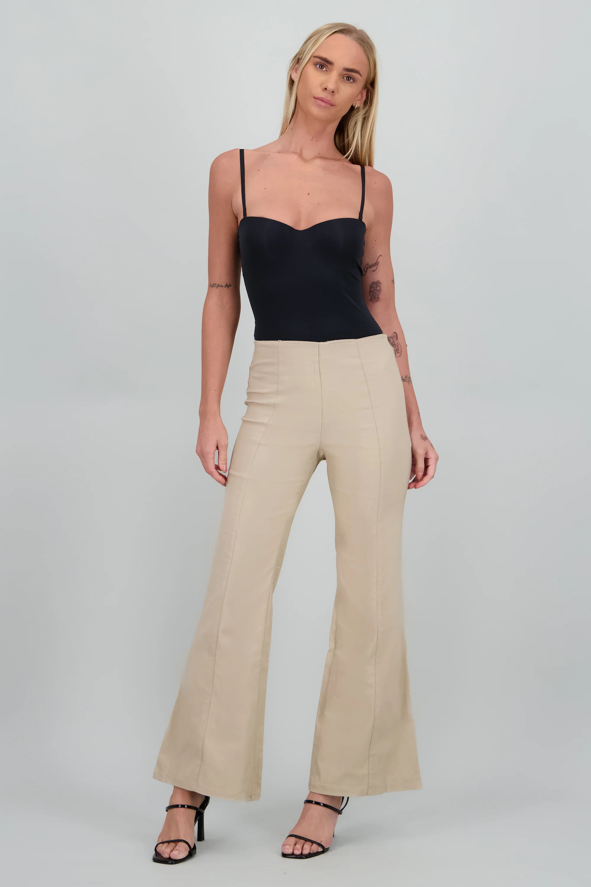 pantalon flare fit