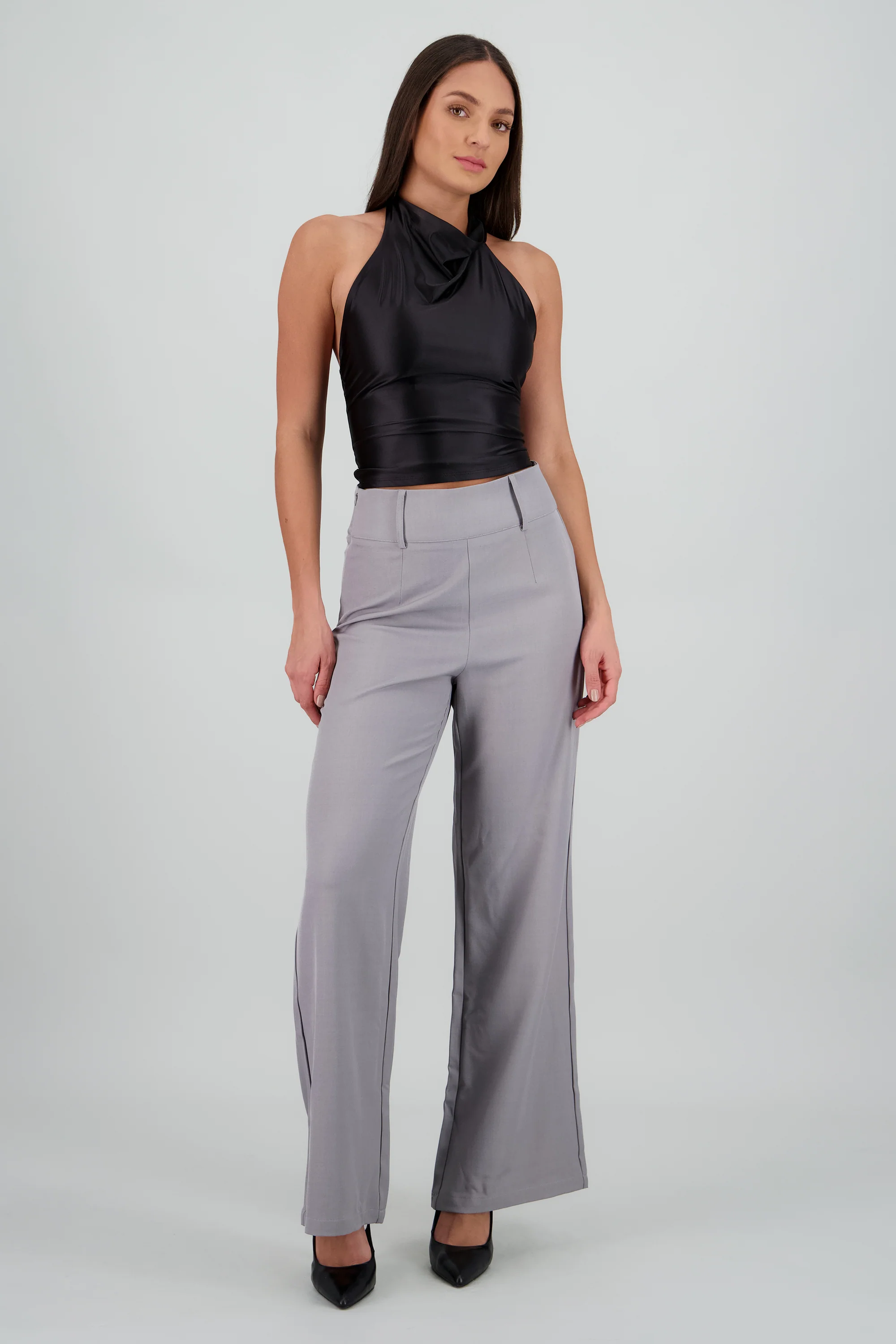 Pantalon flare liso detalle pretina ancha
