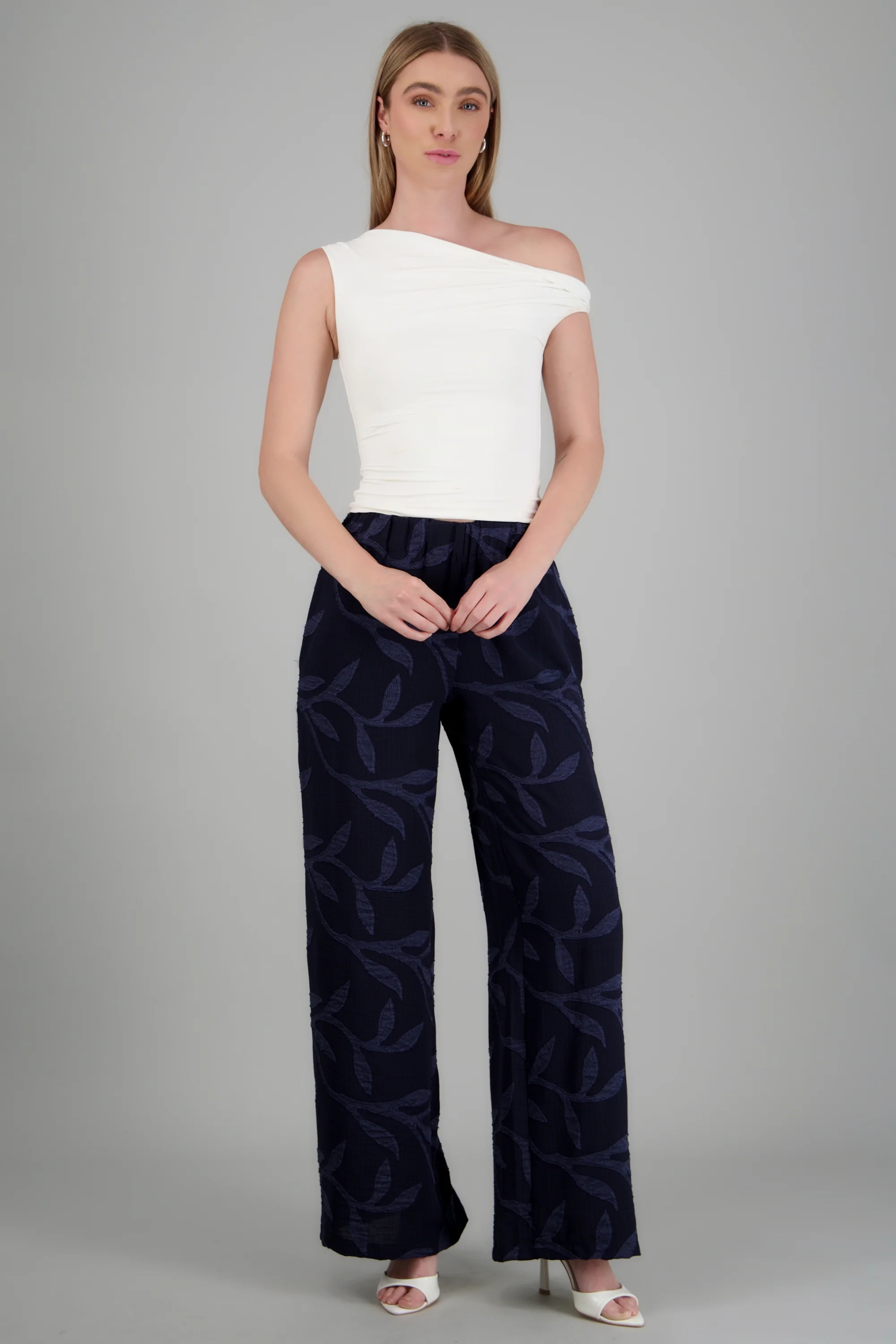 Pantalon fluido textura hojas - Image 2