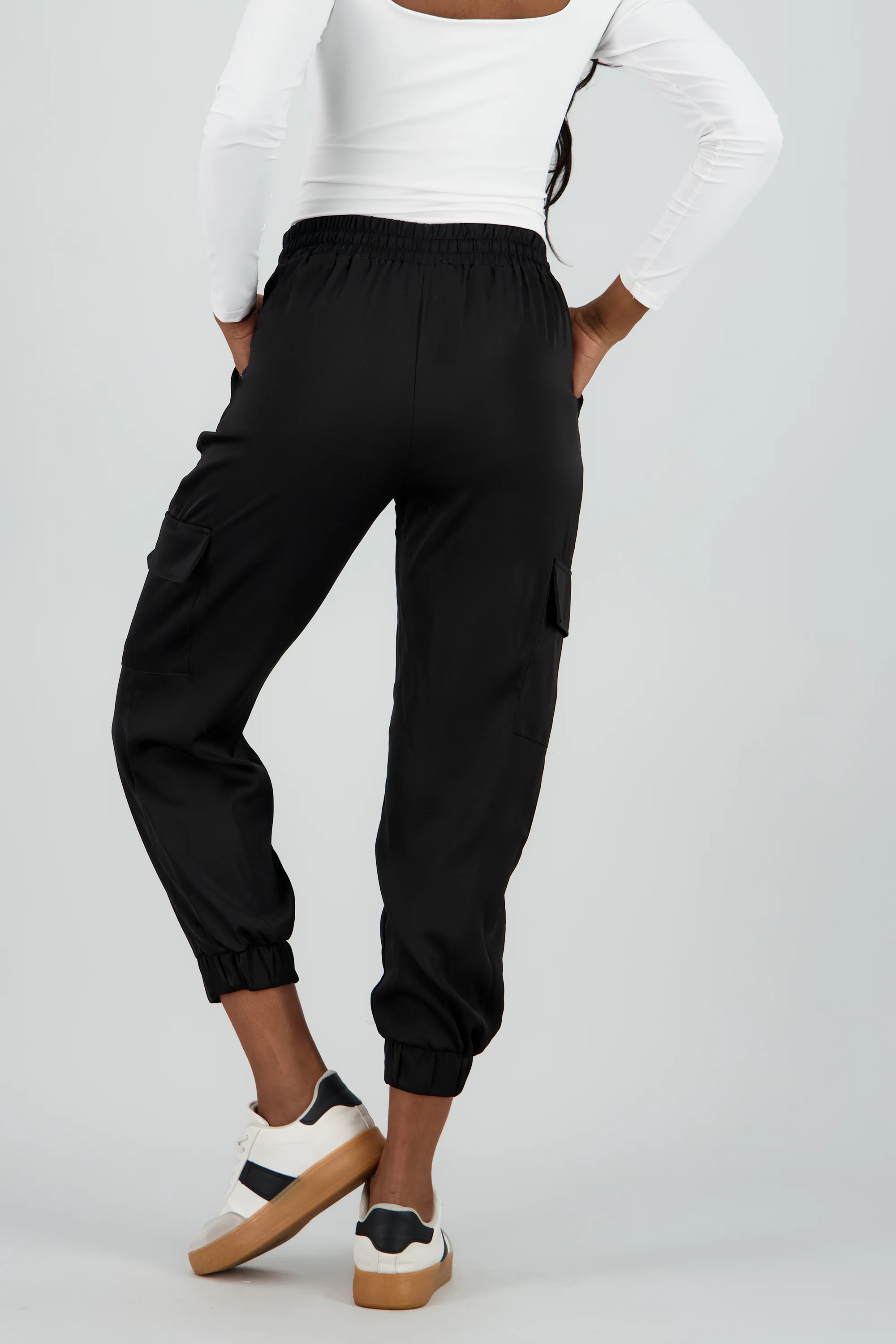 Pantalon jogger bolsas cargo - Image 4