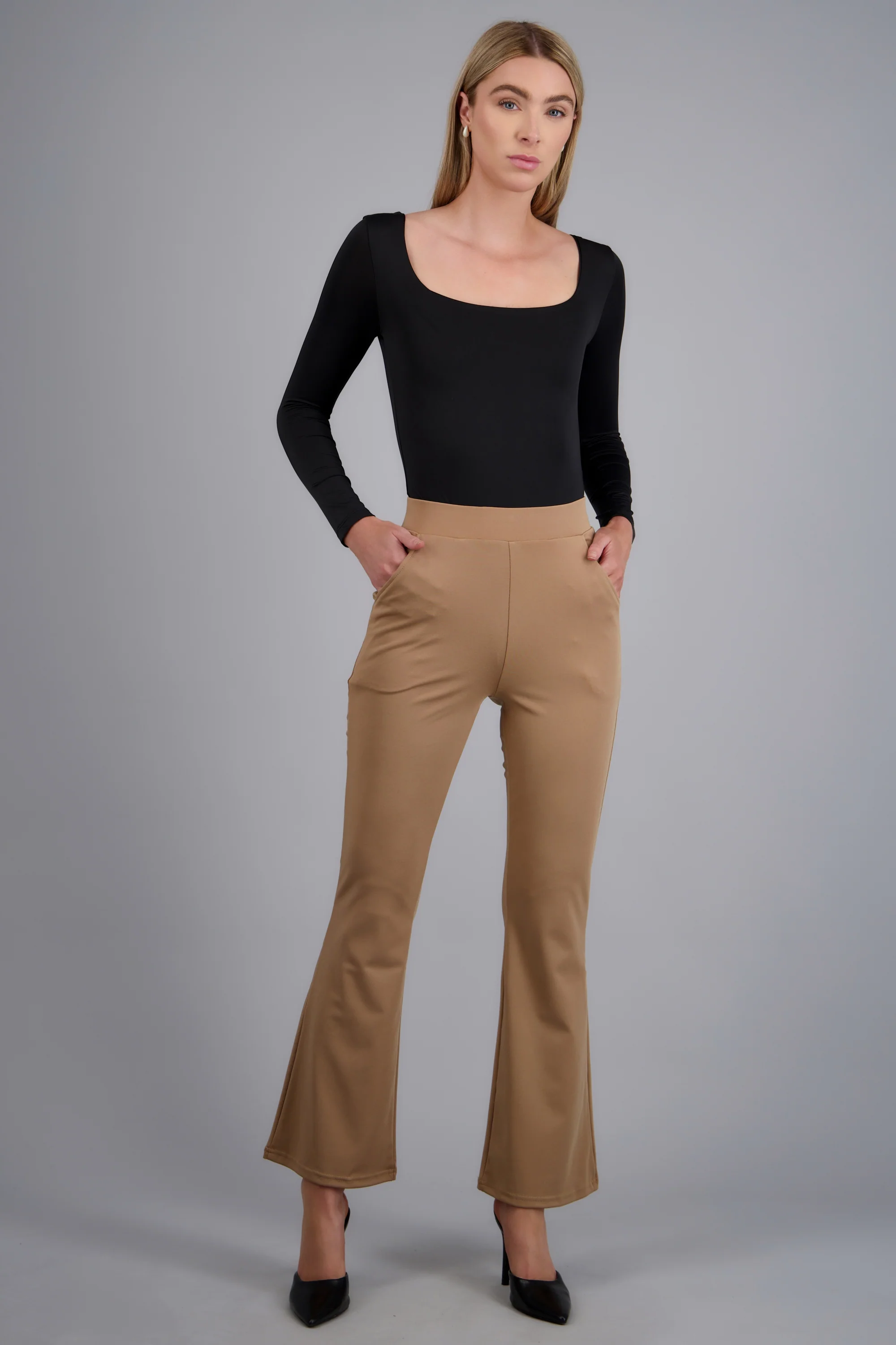 Pantalon liso acampanado - Image 2