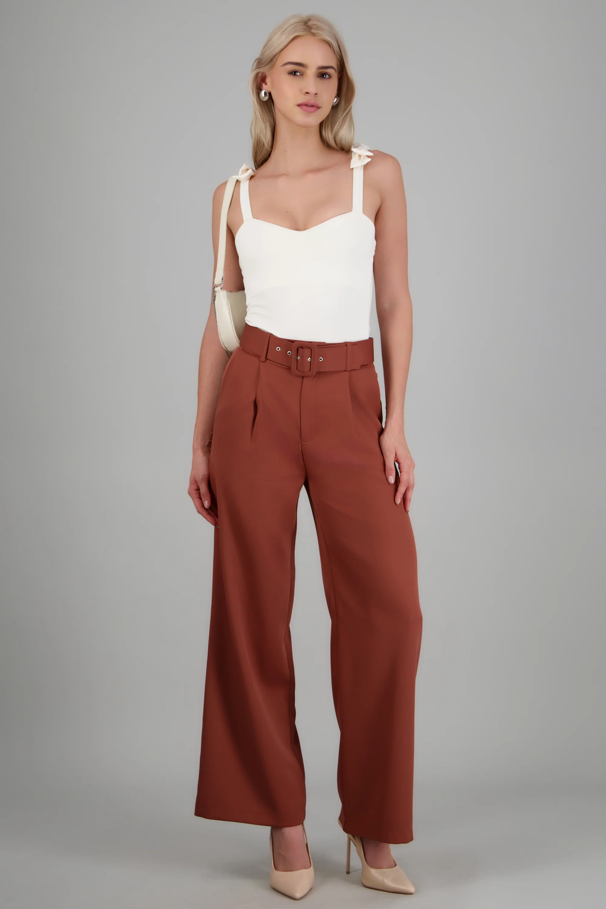 Pantalón liso cinturón