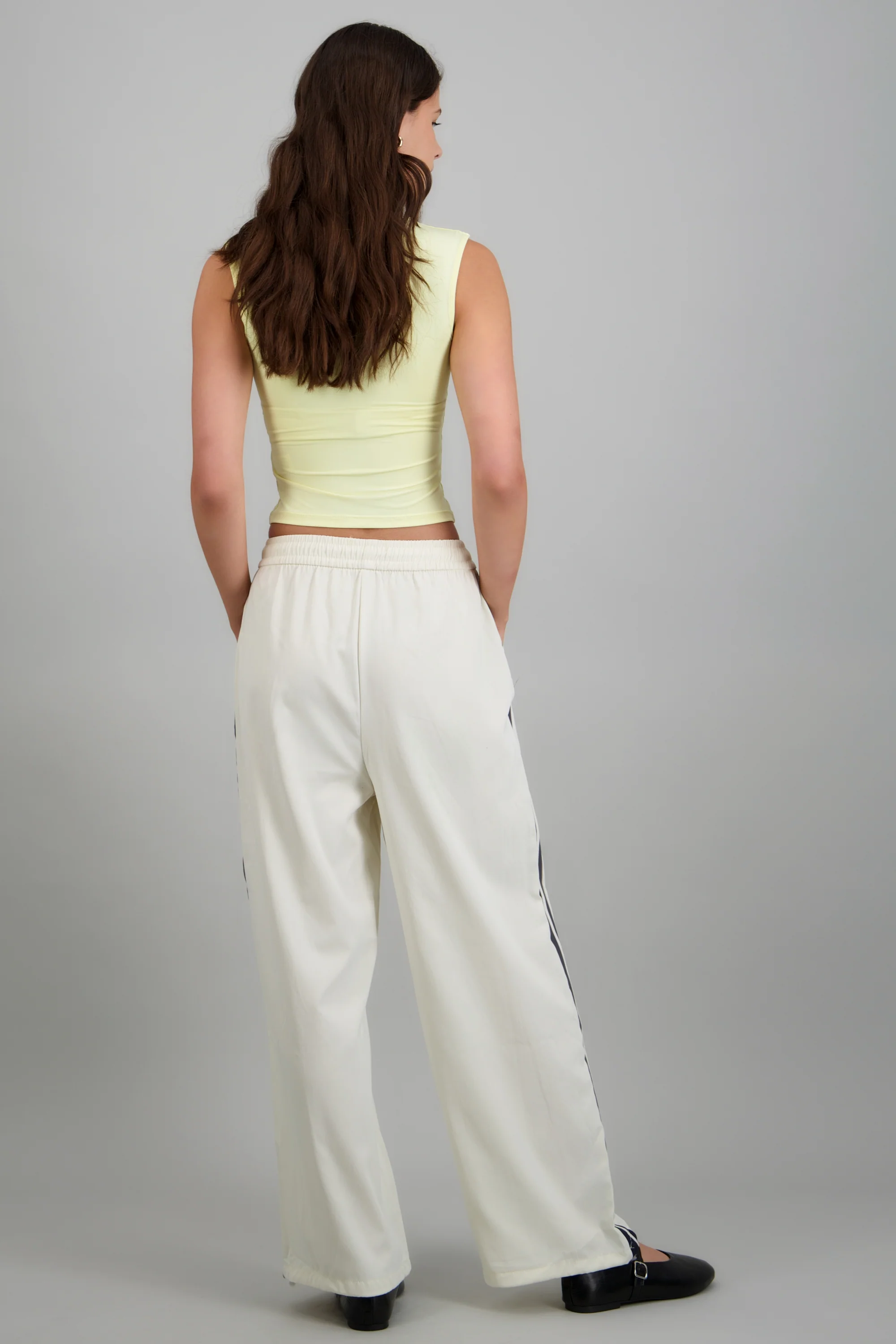 Pantalon rayas en costados - Image 4