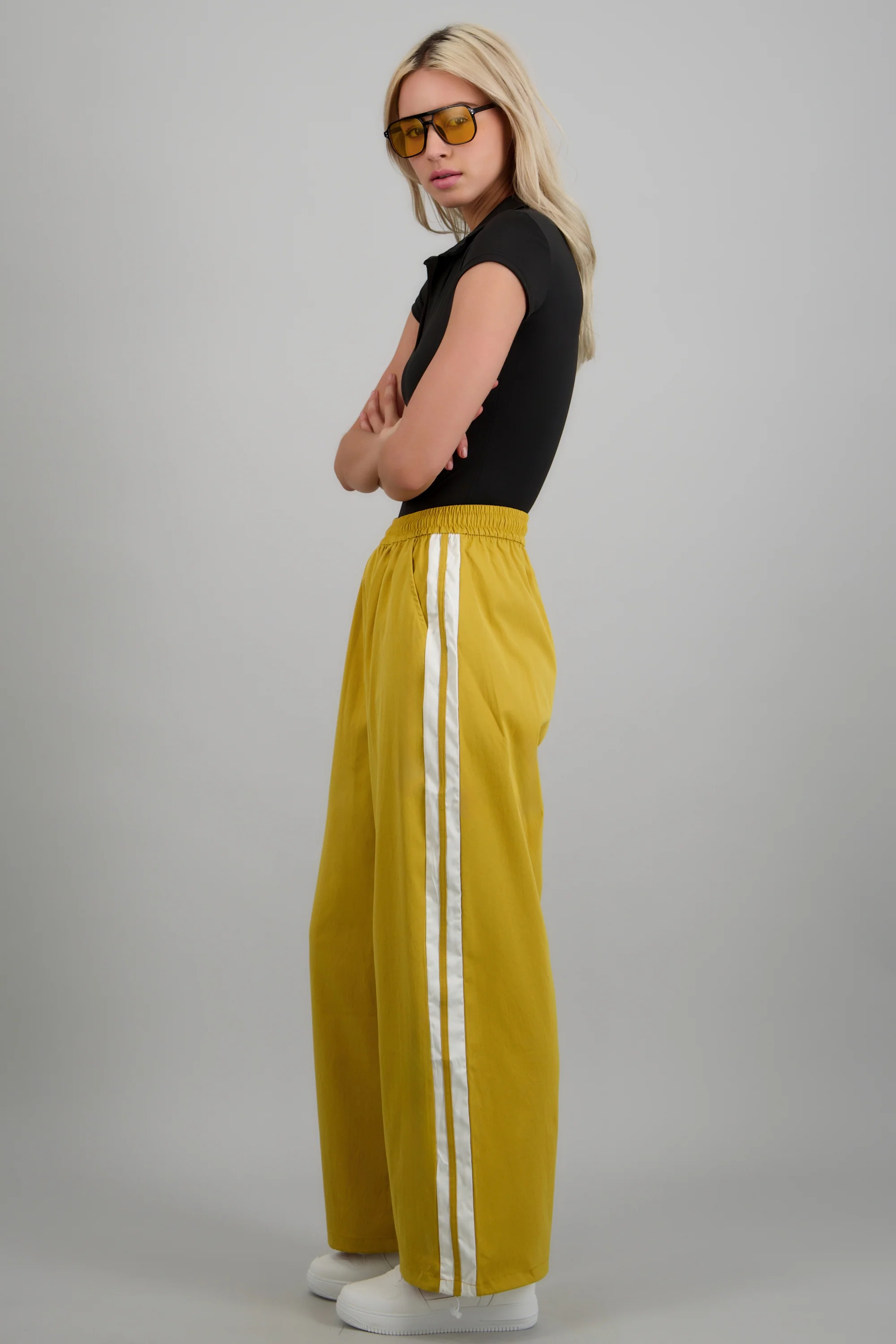 Pantalon rayas en costados - Image 2
