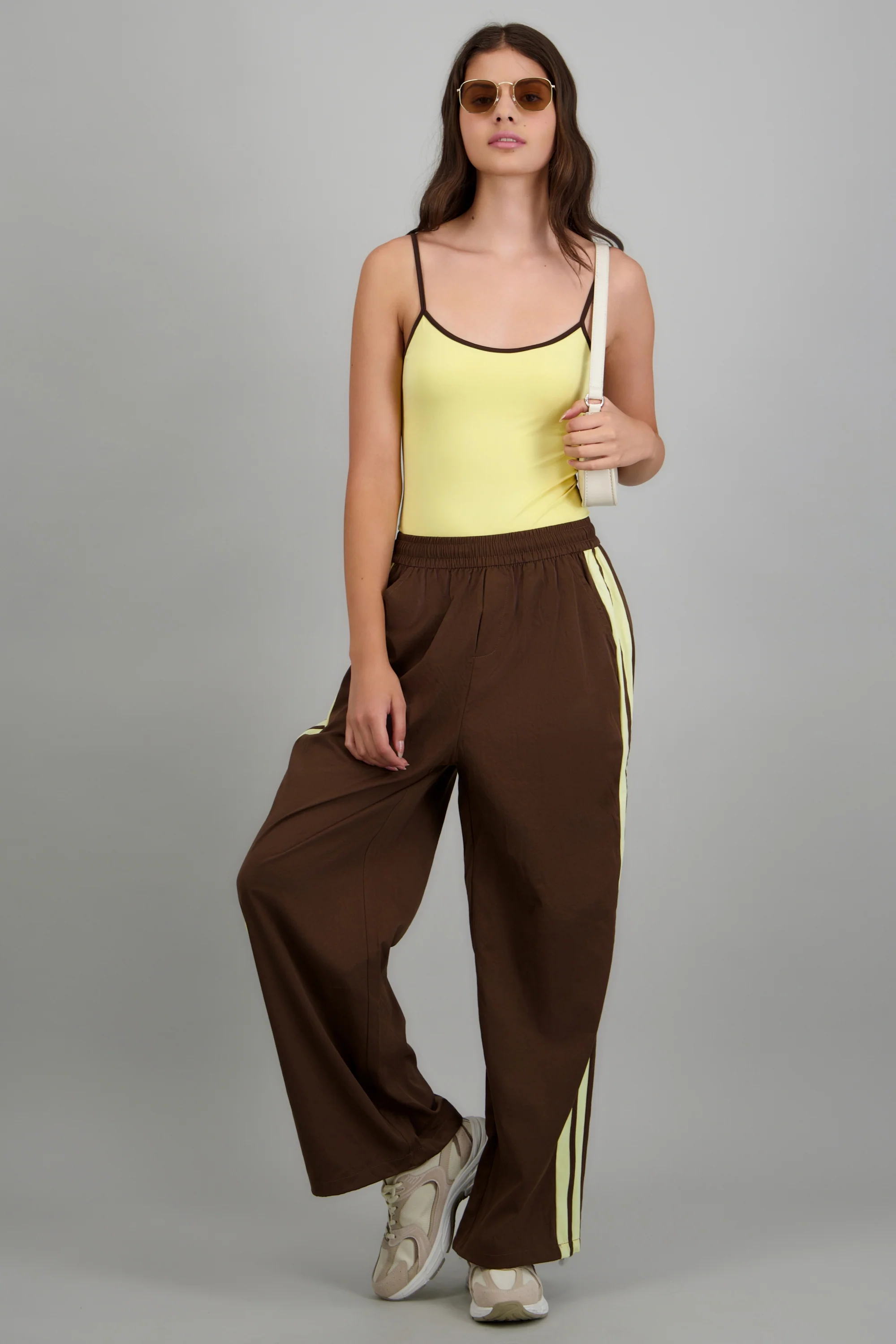 Pantalon rayas en costados - Image 8