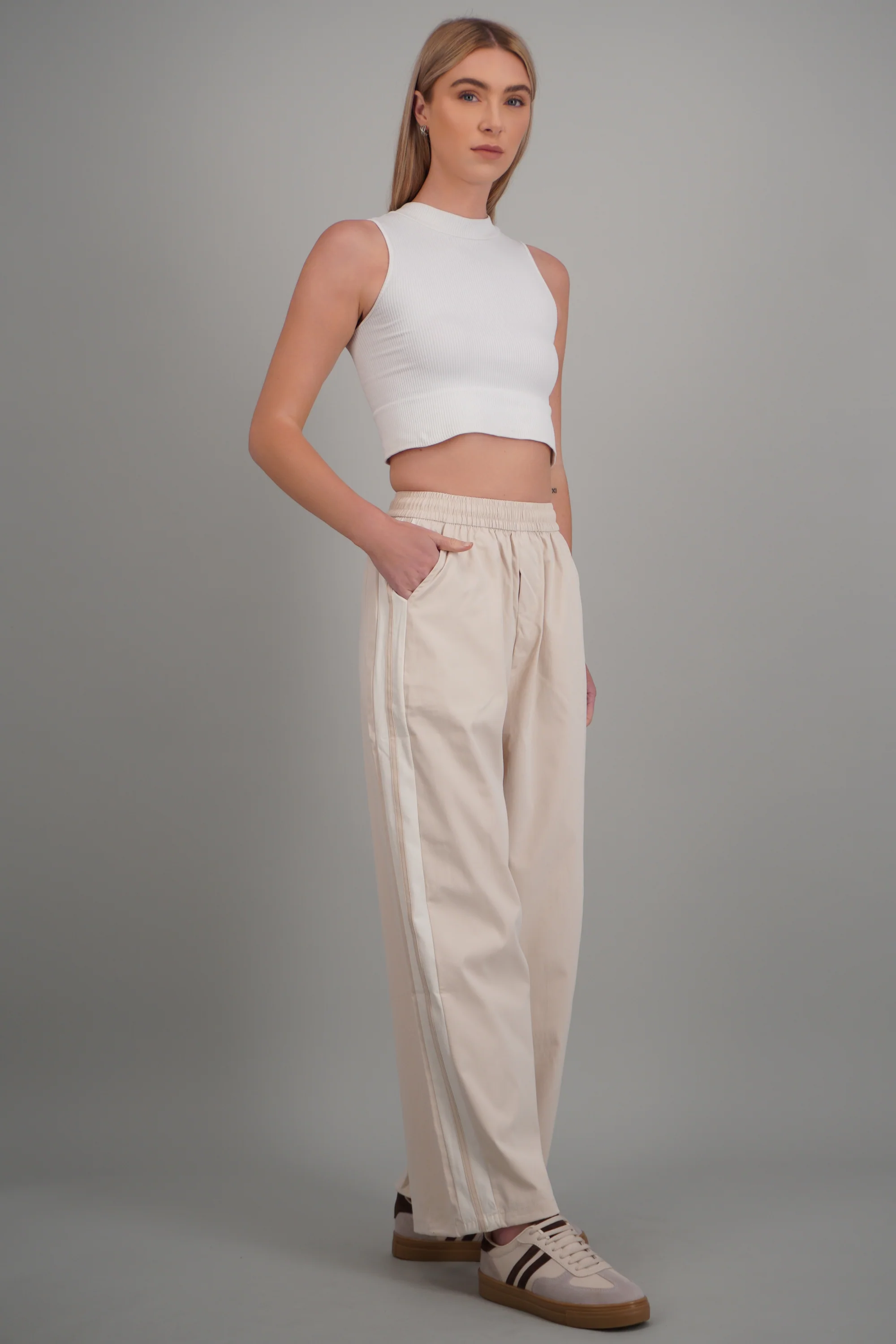 Pantalon rayas en costados - Image 2