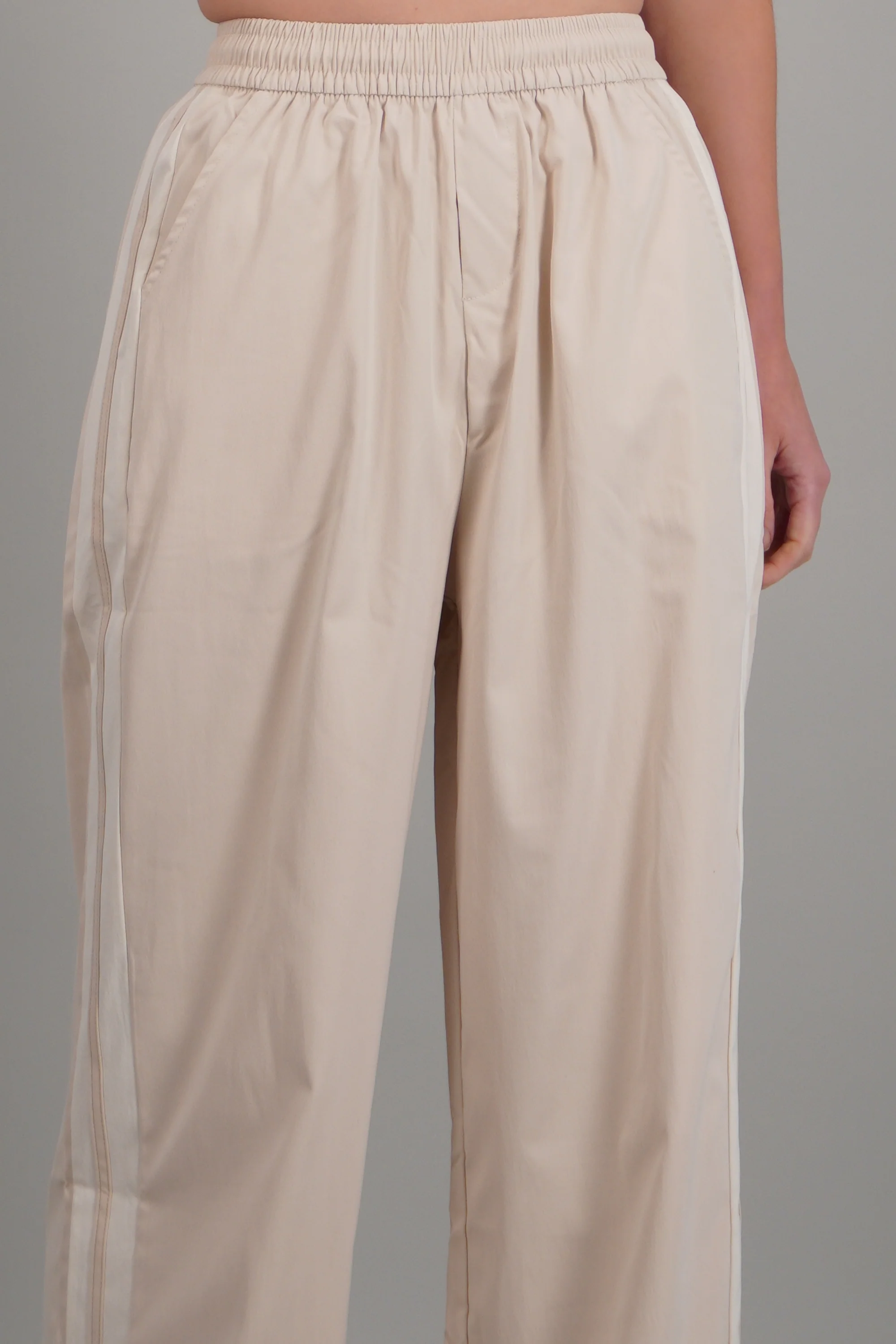 Pantalon rayas en costados - Image 5