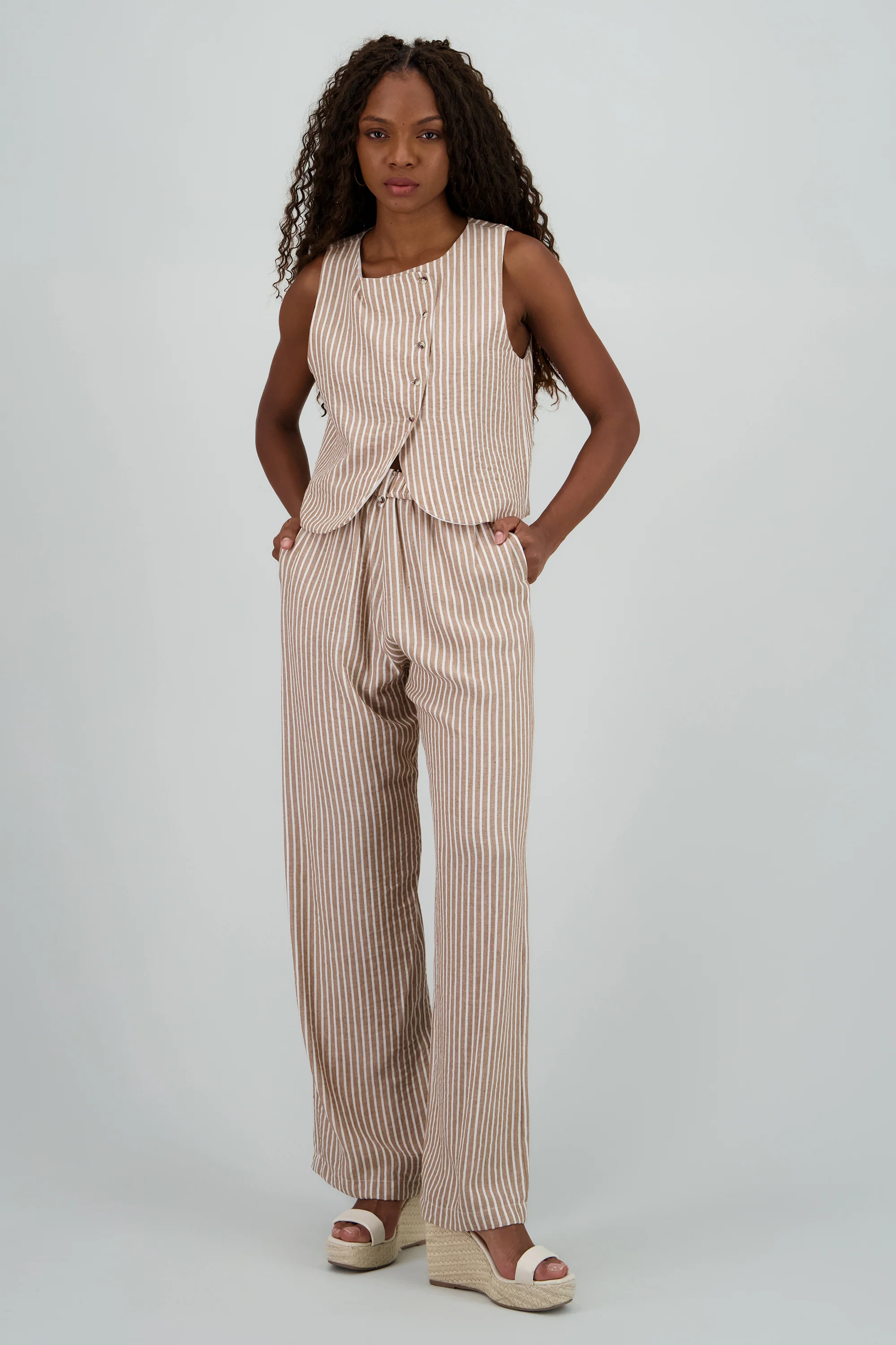 Pantalon recto detalle textura