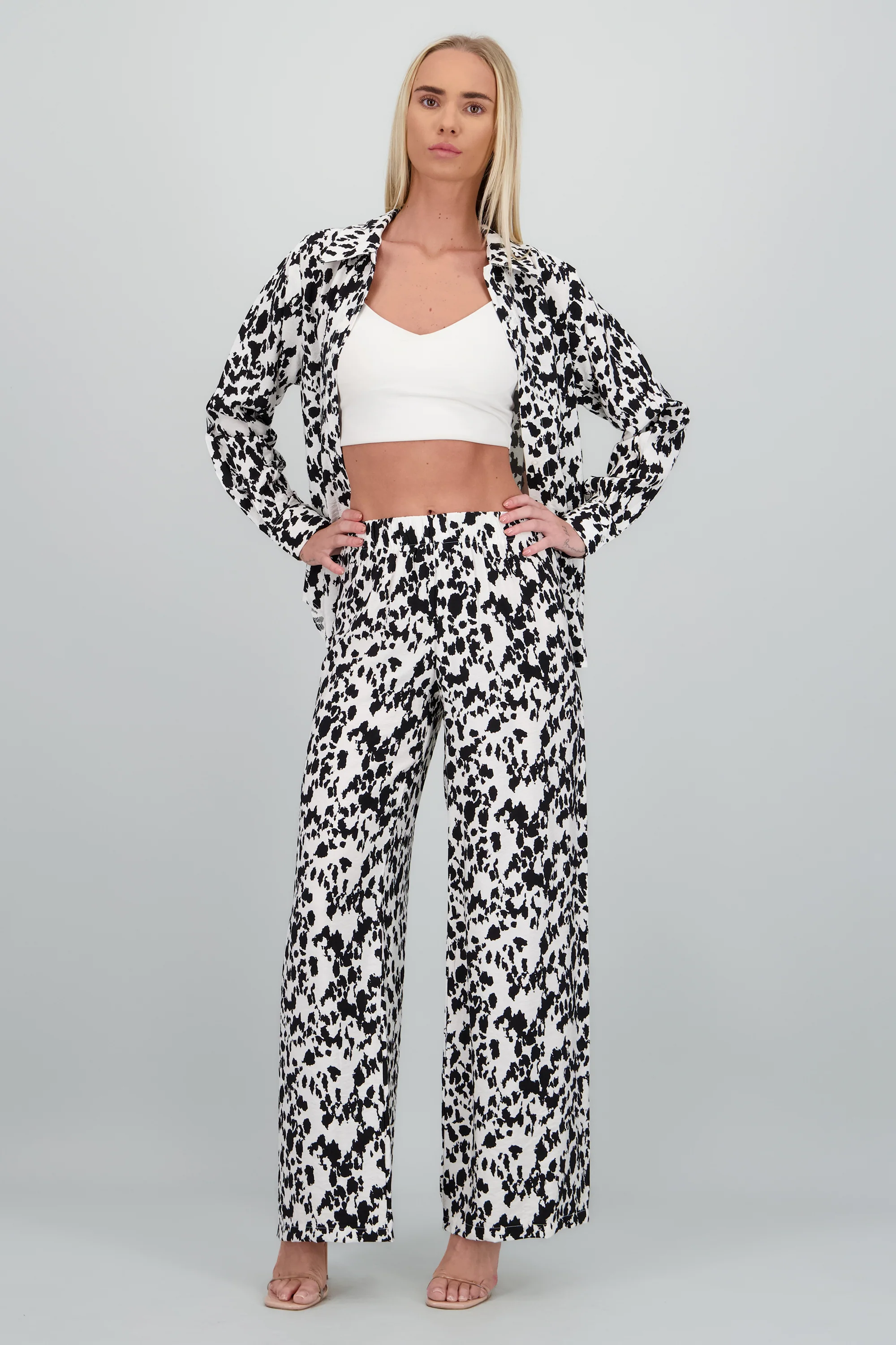 Pantalon recto estampado manchas