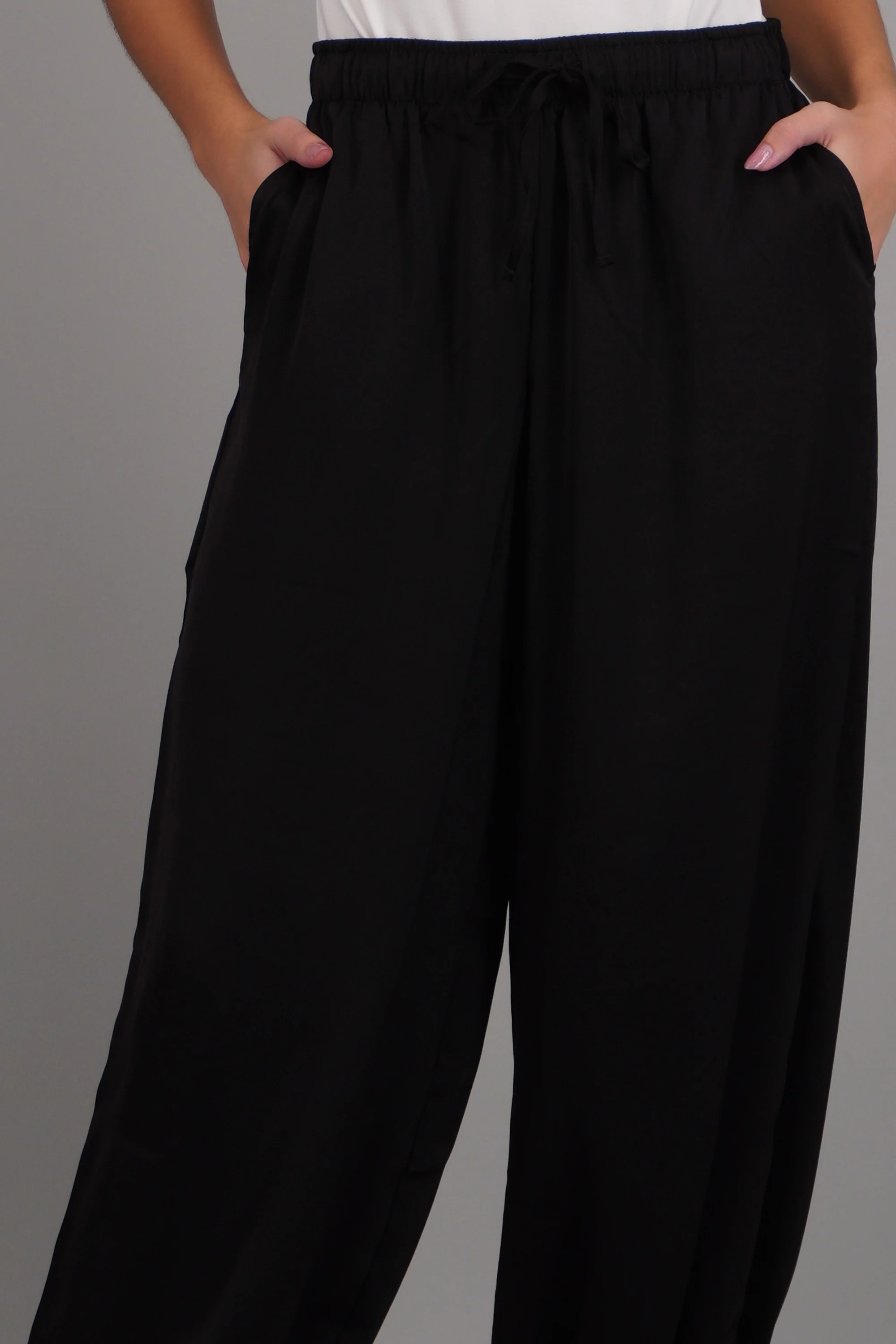 Pantalon satinado efecto globo - Image 5