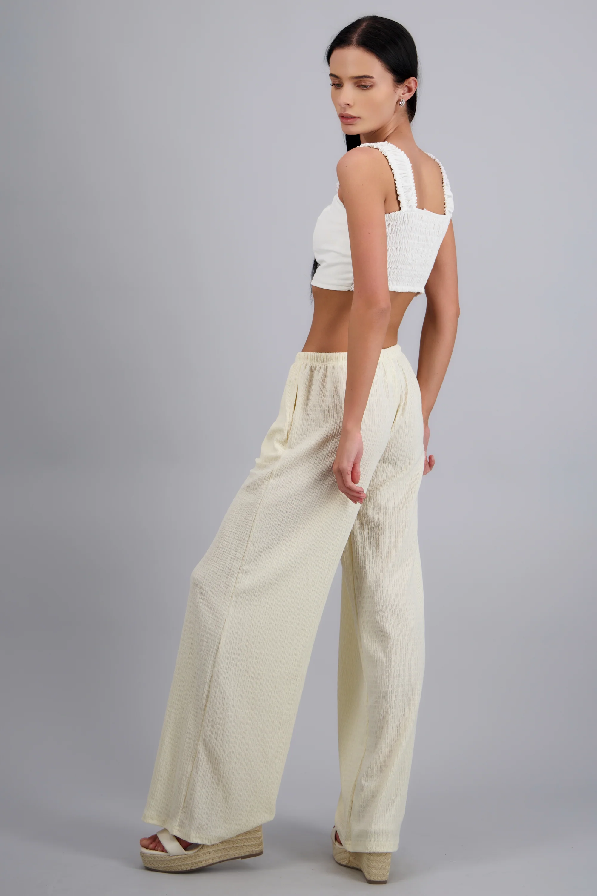 Pantalon textura detalle cuentas - Image 4