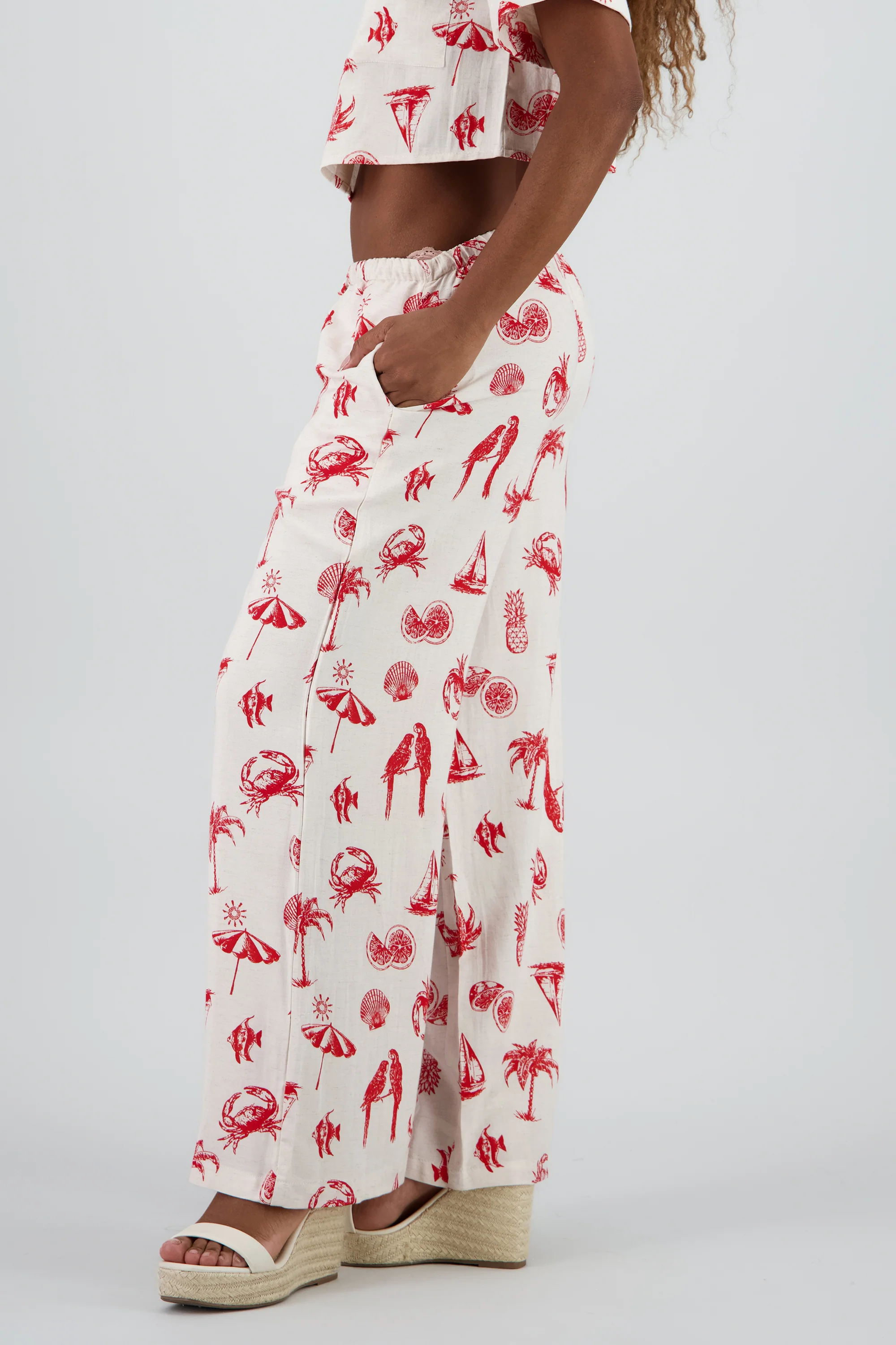 Pantalon tropical con mini print - Image 3