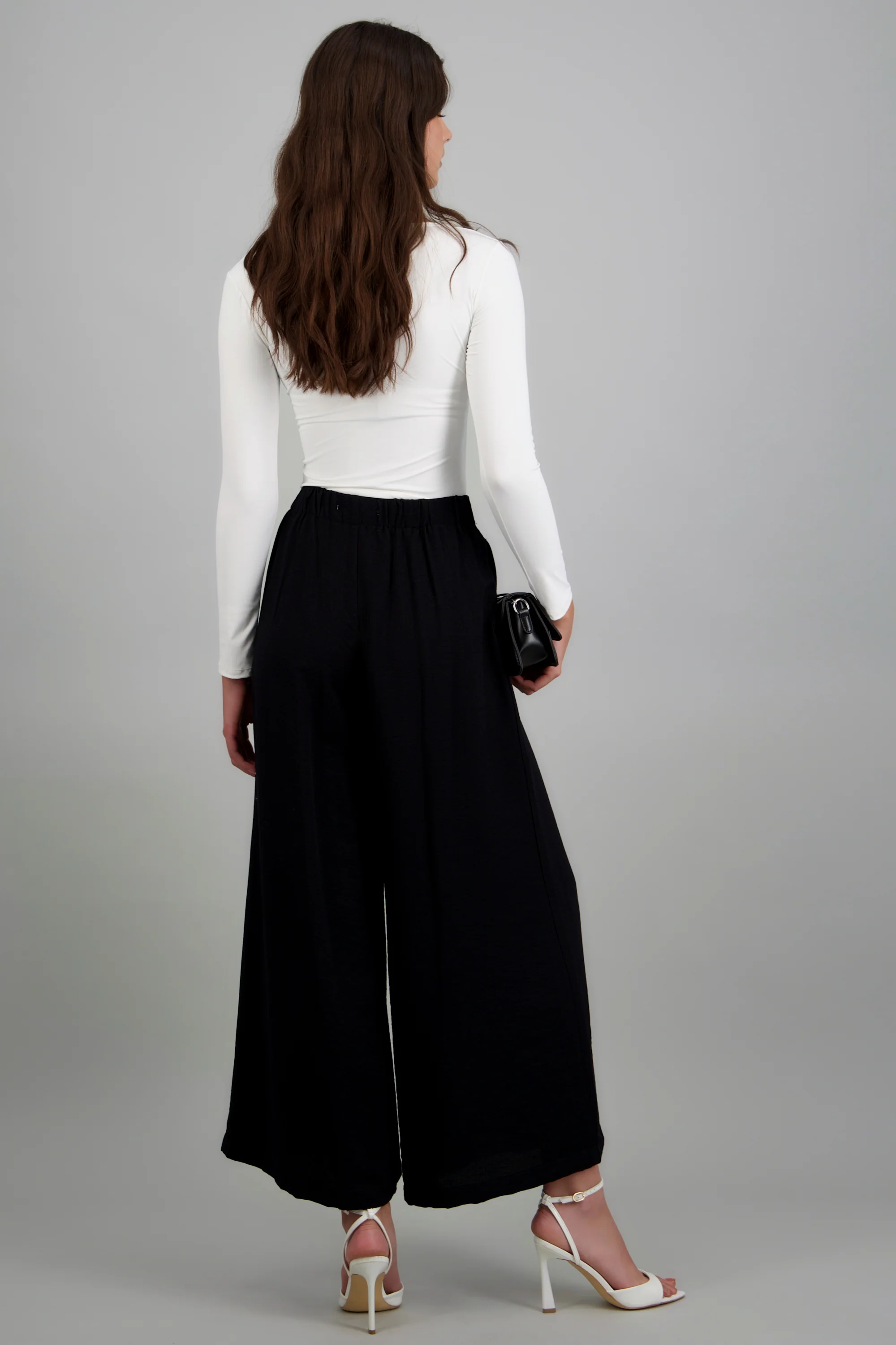 Pantalon wide detalle pinzas - Image 4