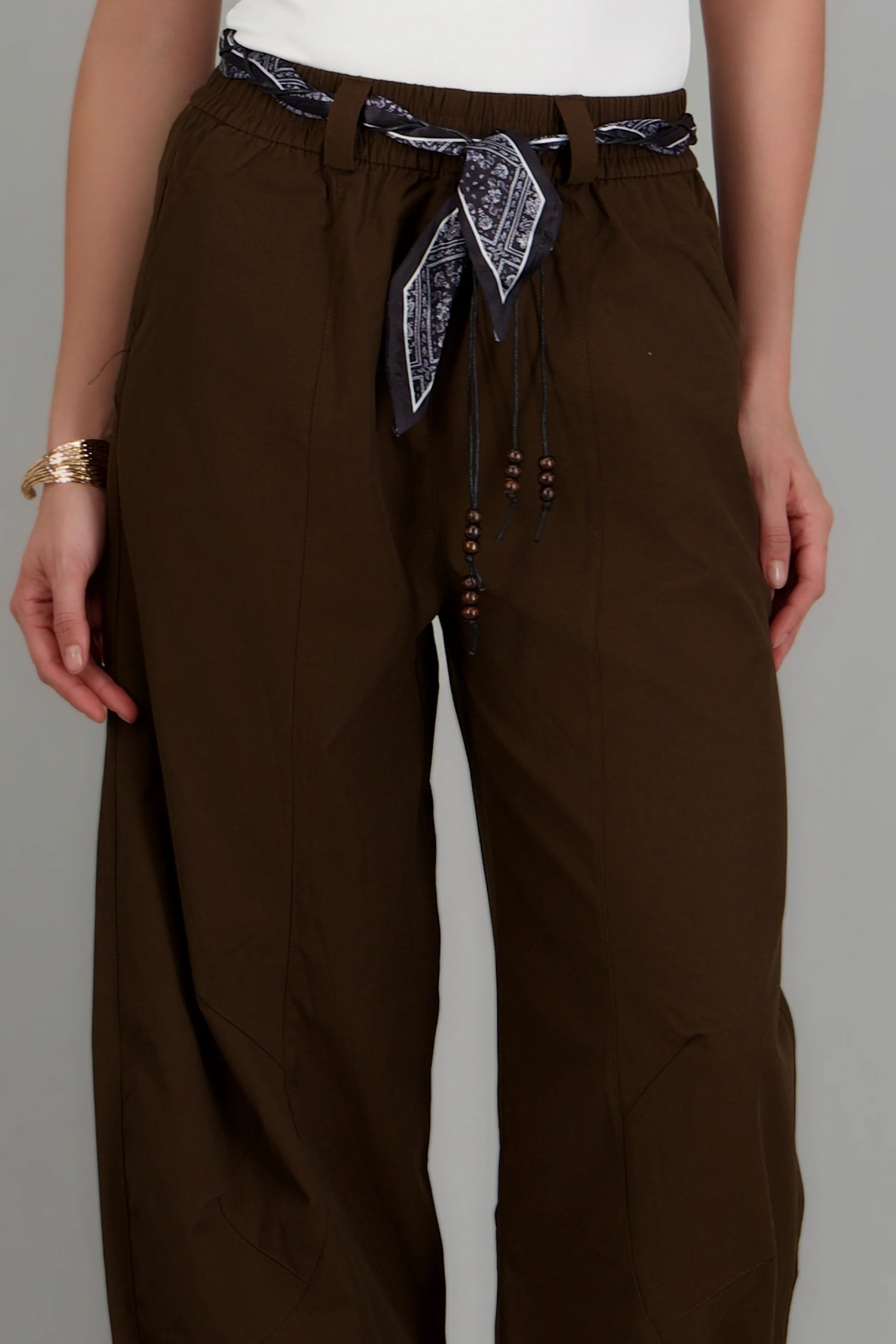 Pantalones amplios con cinturon - Image 5