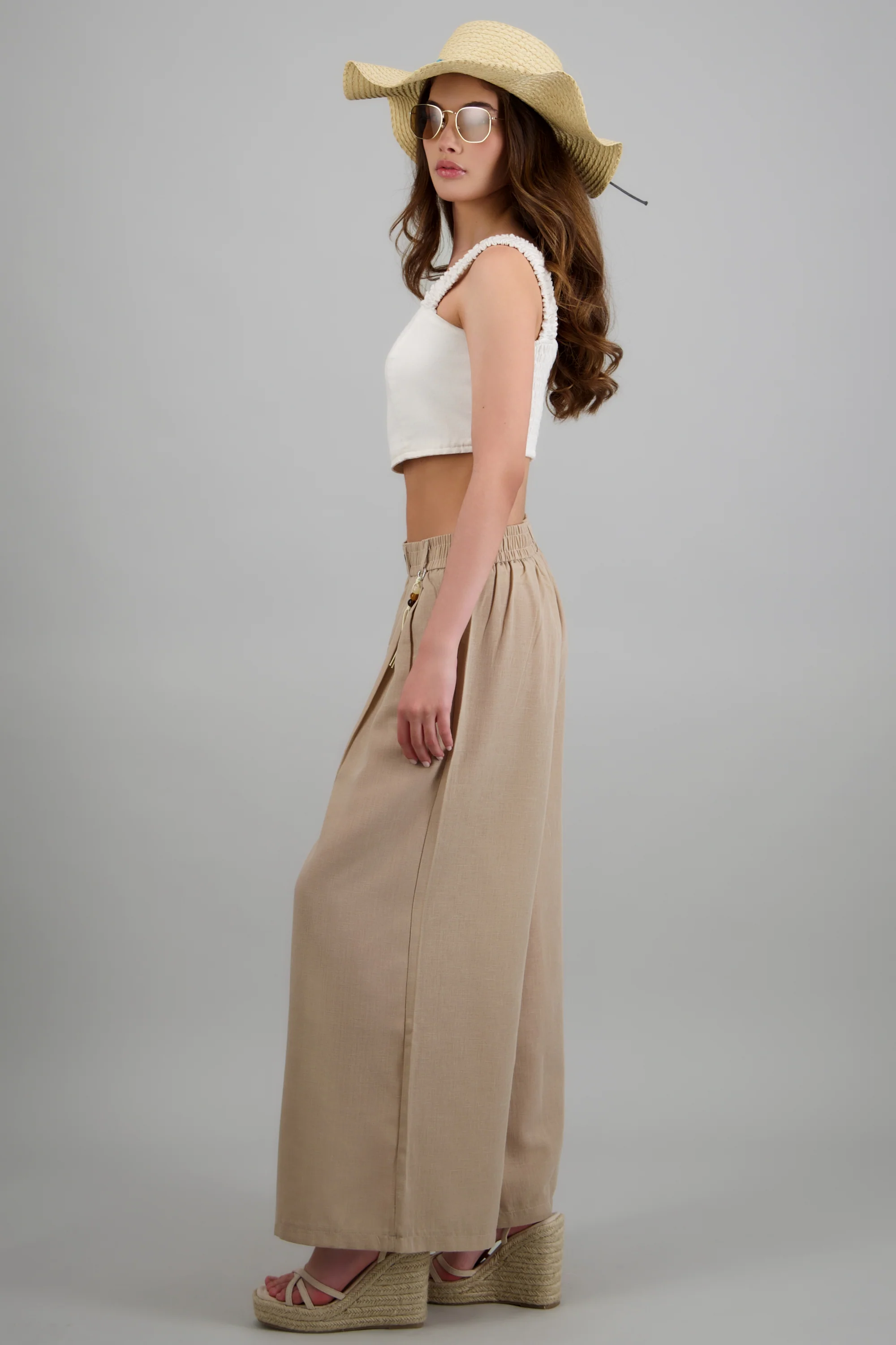 Pantalones amplios con detalle de charm - Image 2
