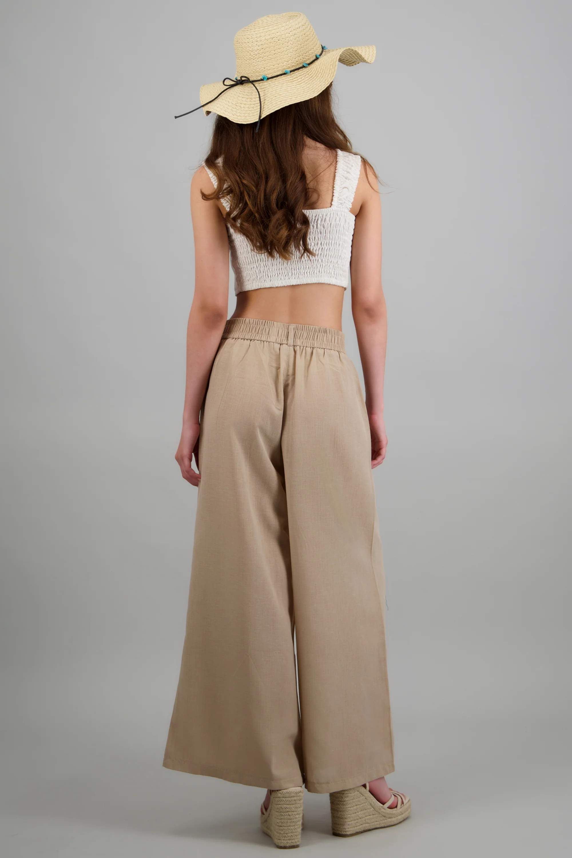 Pantalones amplios con detalle de charm - Image 4