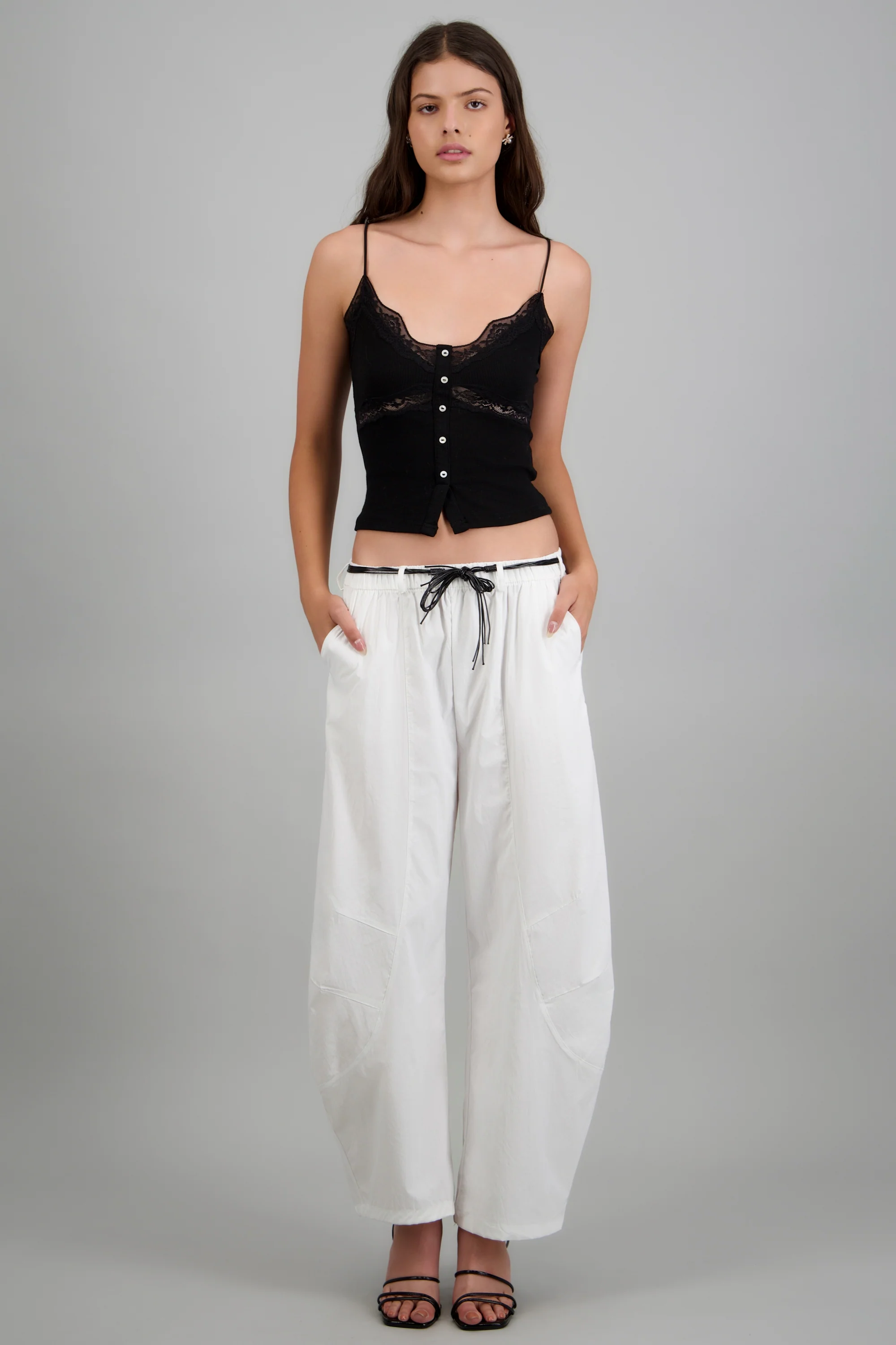 Pantalones barrel con cinto