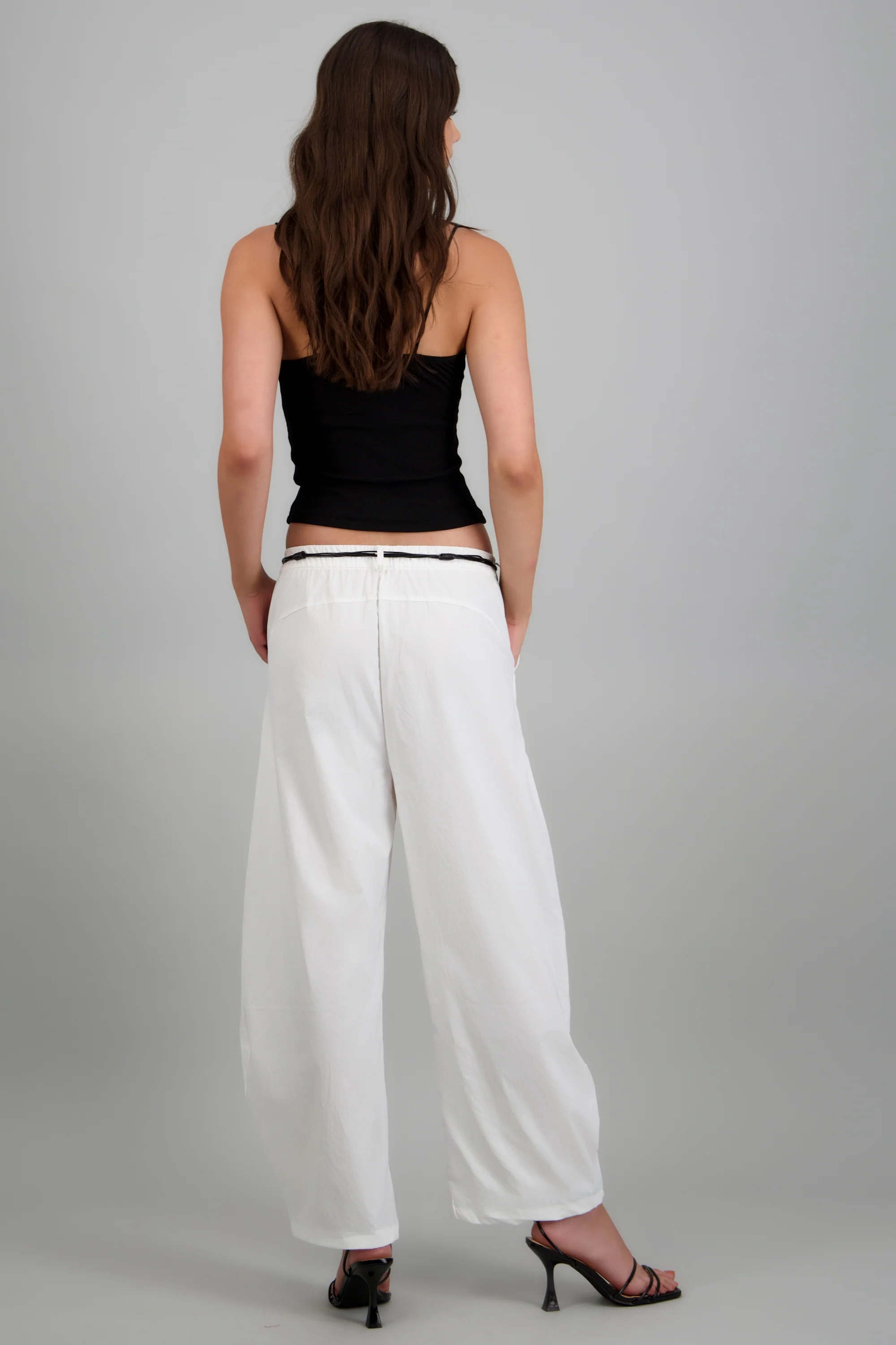 Pantalones barrel con cinto - Image 4