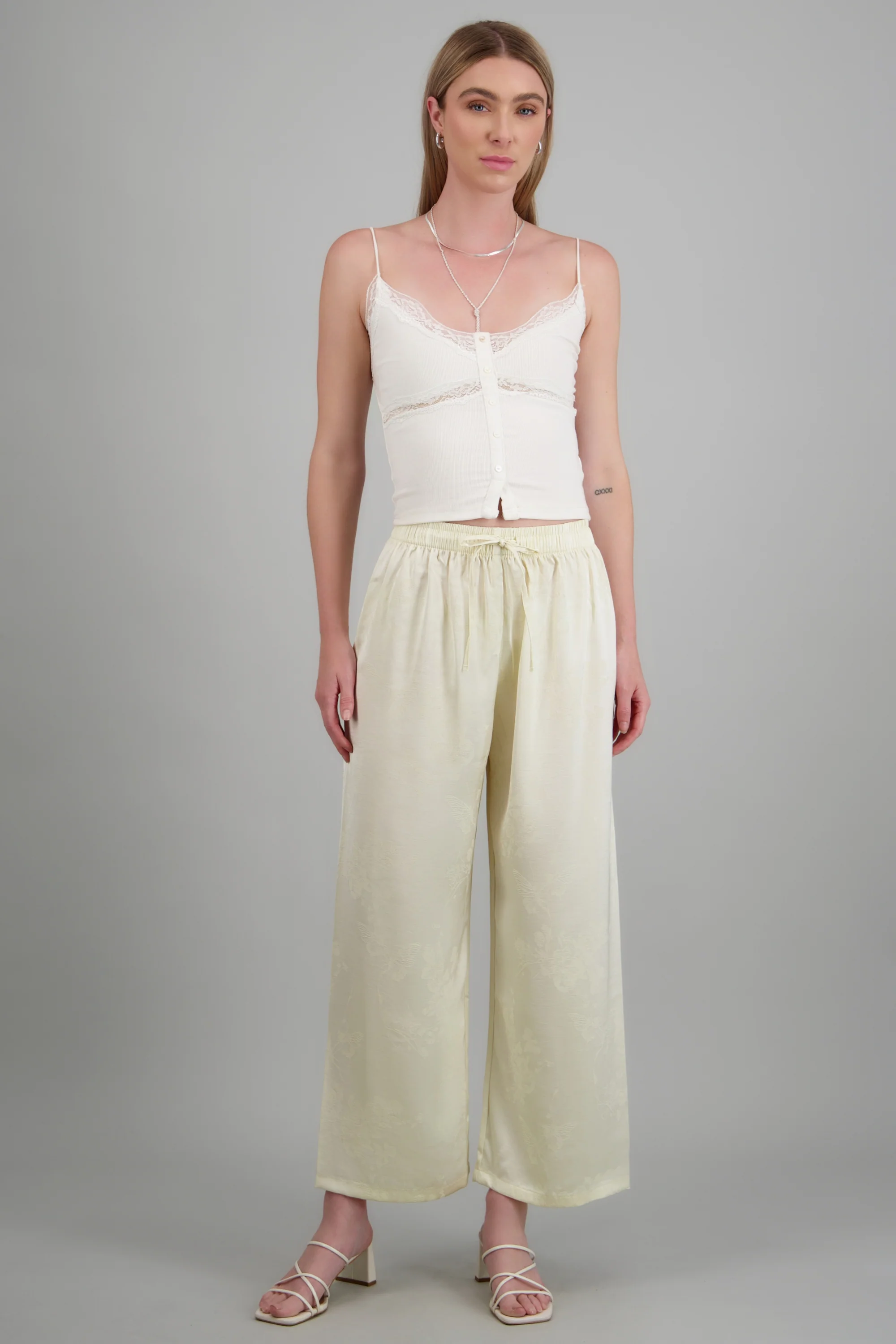 Pantalones con brocado ligeros