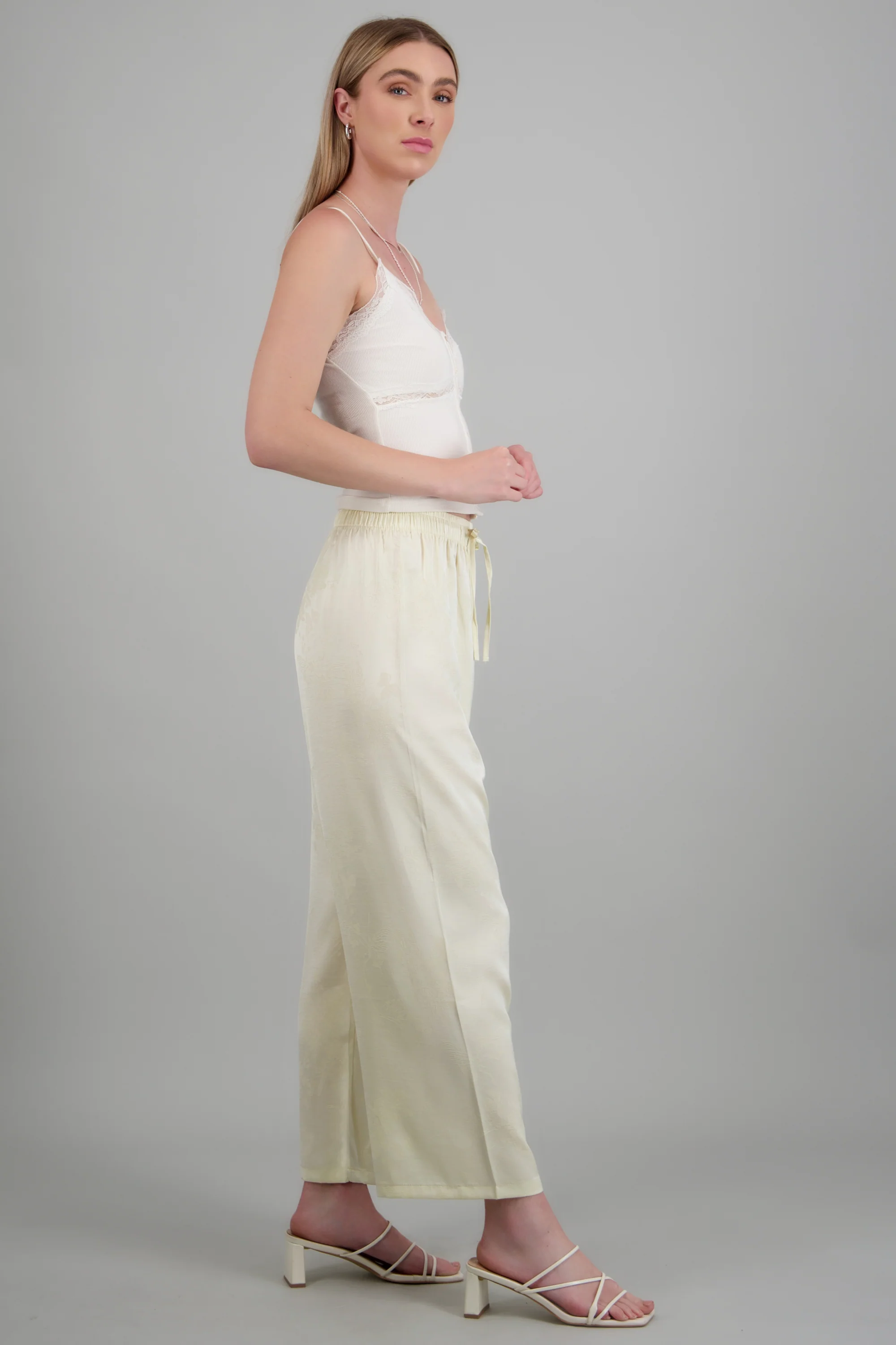 Pantalones con brocado ligeros - Image 3