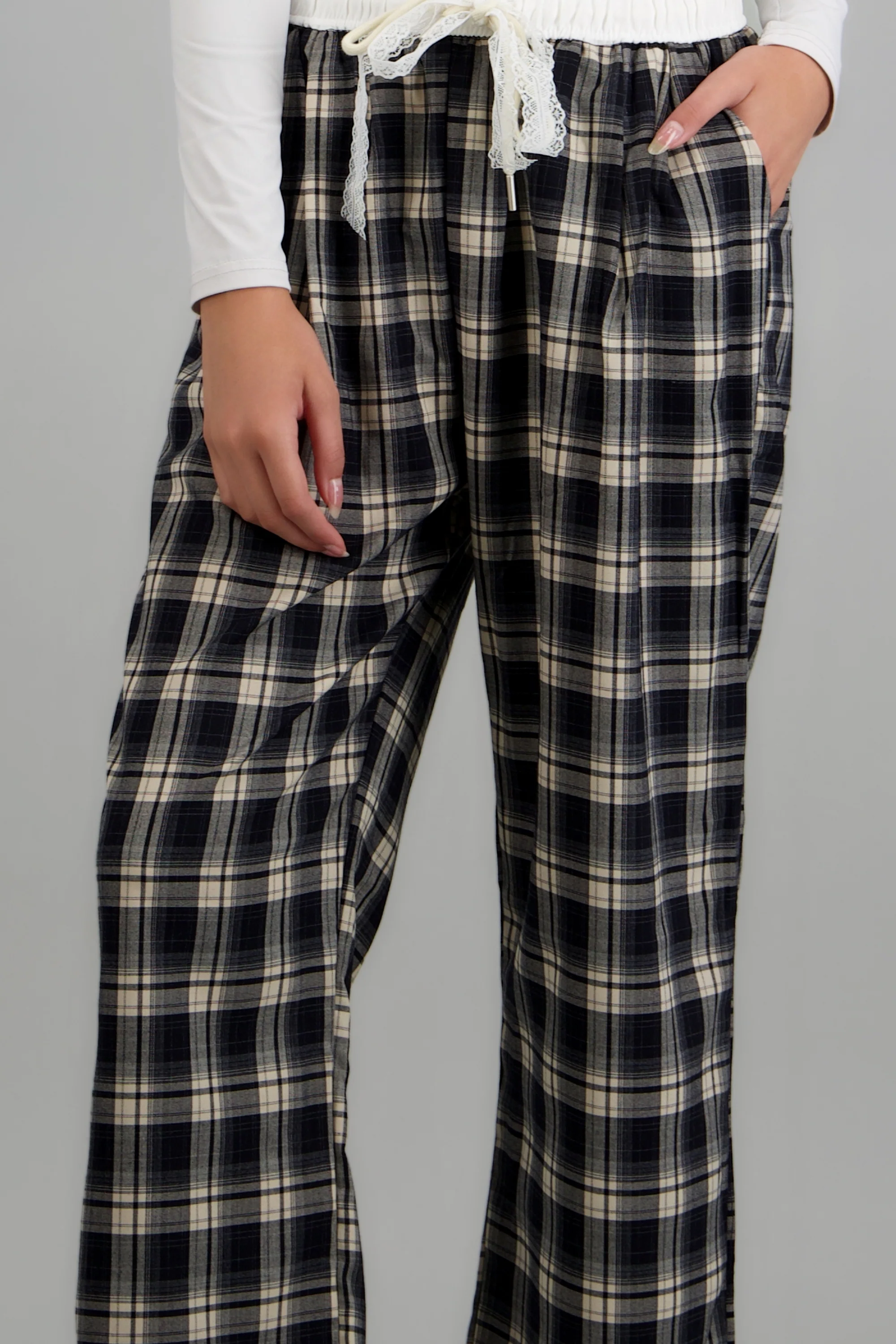 Pantalones cuadrados y jareta encaje - Image 5
