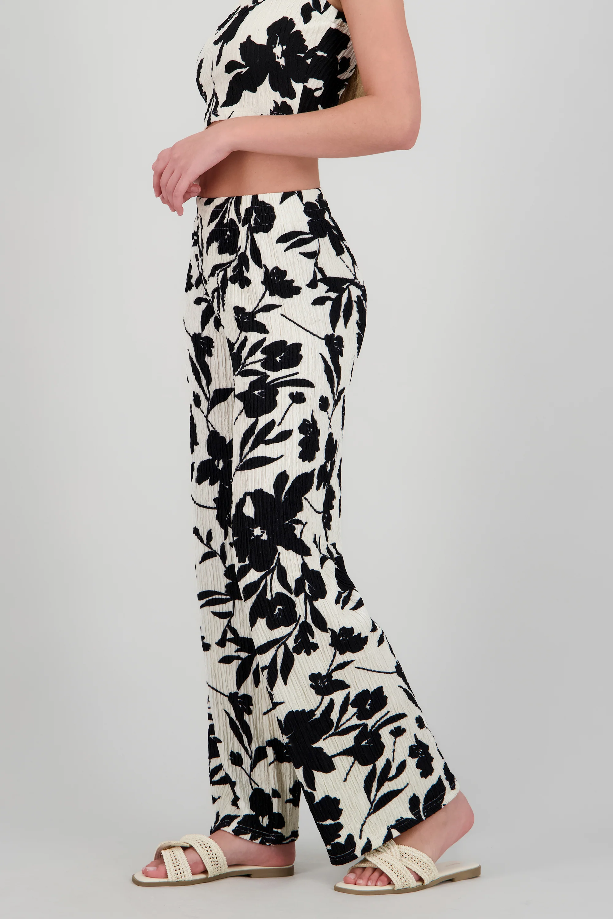 Pantalones fluidos flores tropicales - Image 3