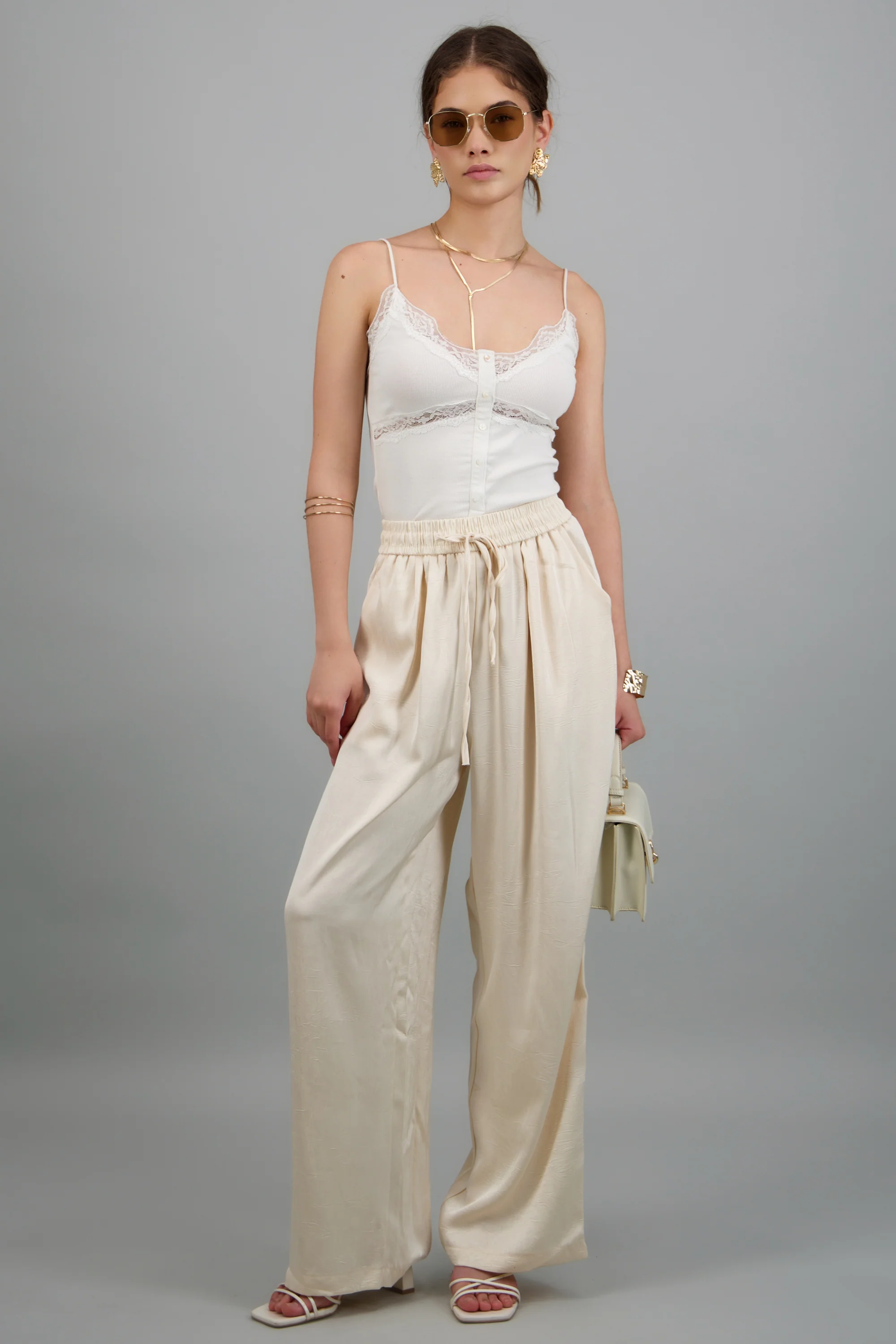 Pantalones ligeros en satin
