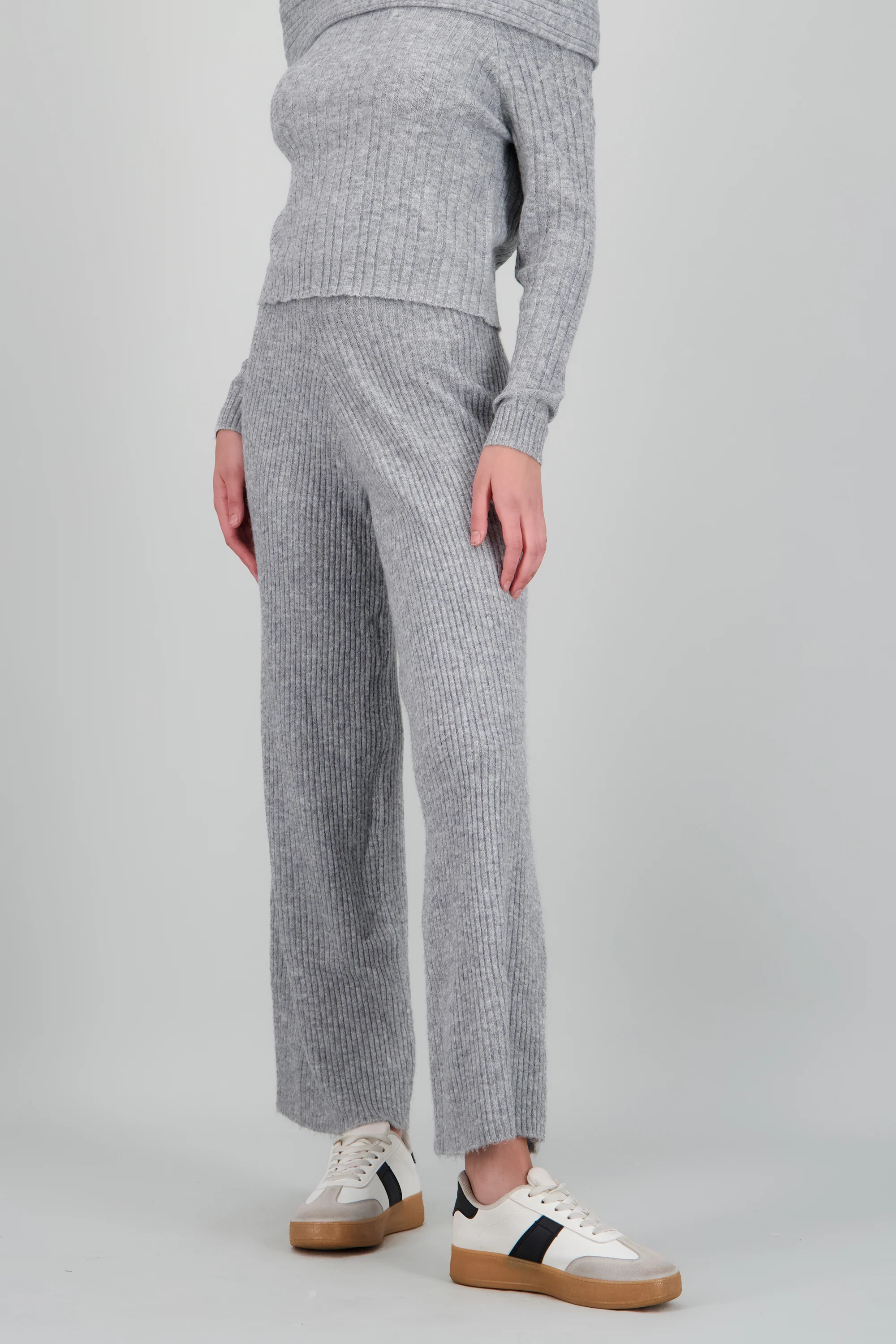 Pantalones tejidos confort fit - Image 2