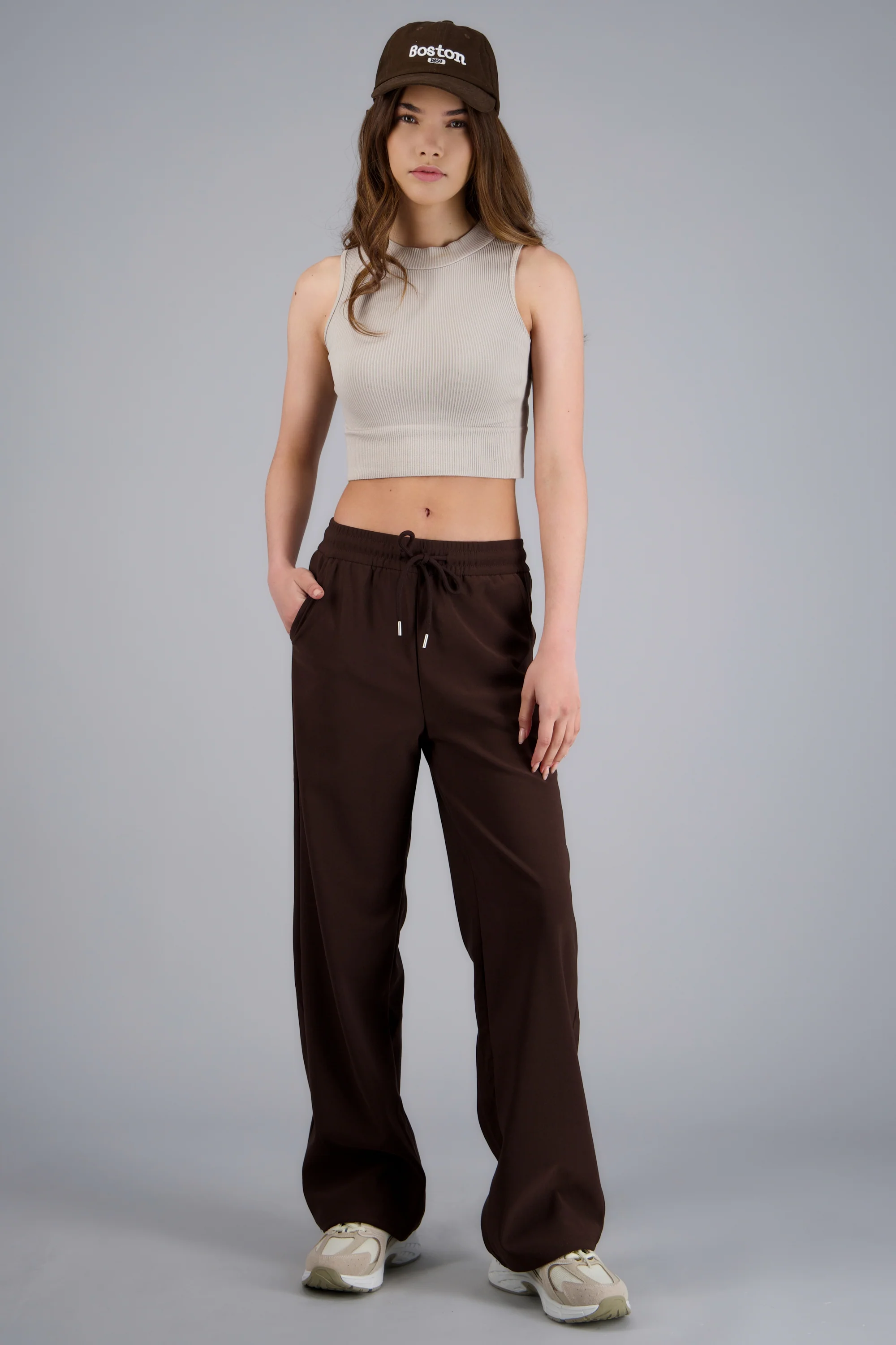 Pantalón corte recto con bolsas
